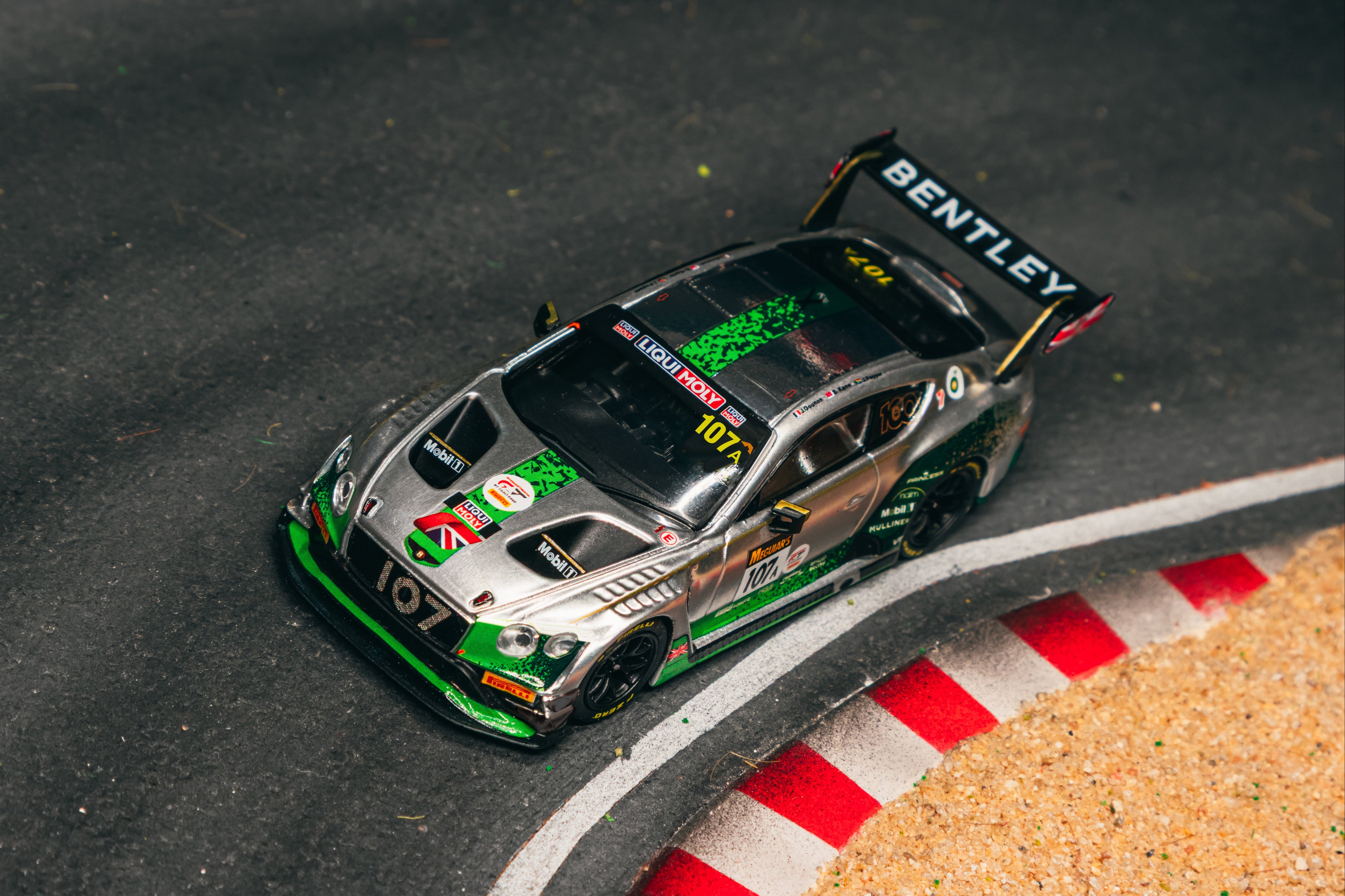 1/64 Bentley Continental GT3 Bathurst 12 Hour 2019 #107 - Tarmac Works x iXO Models HOBBY64