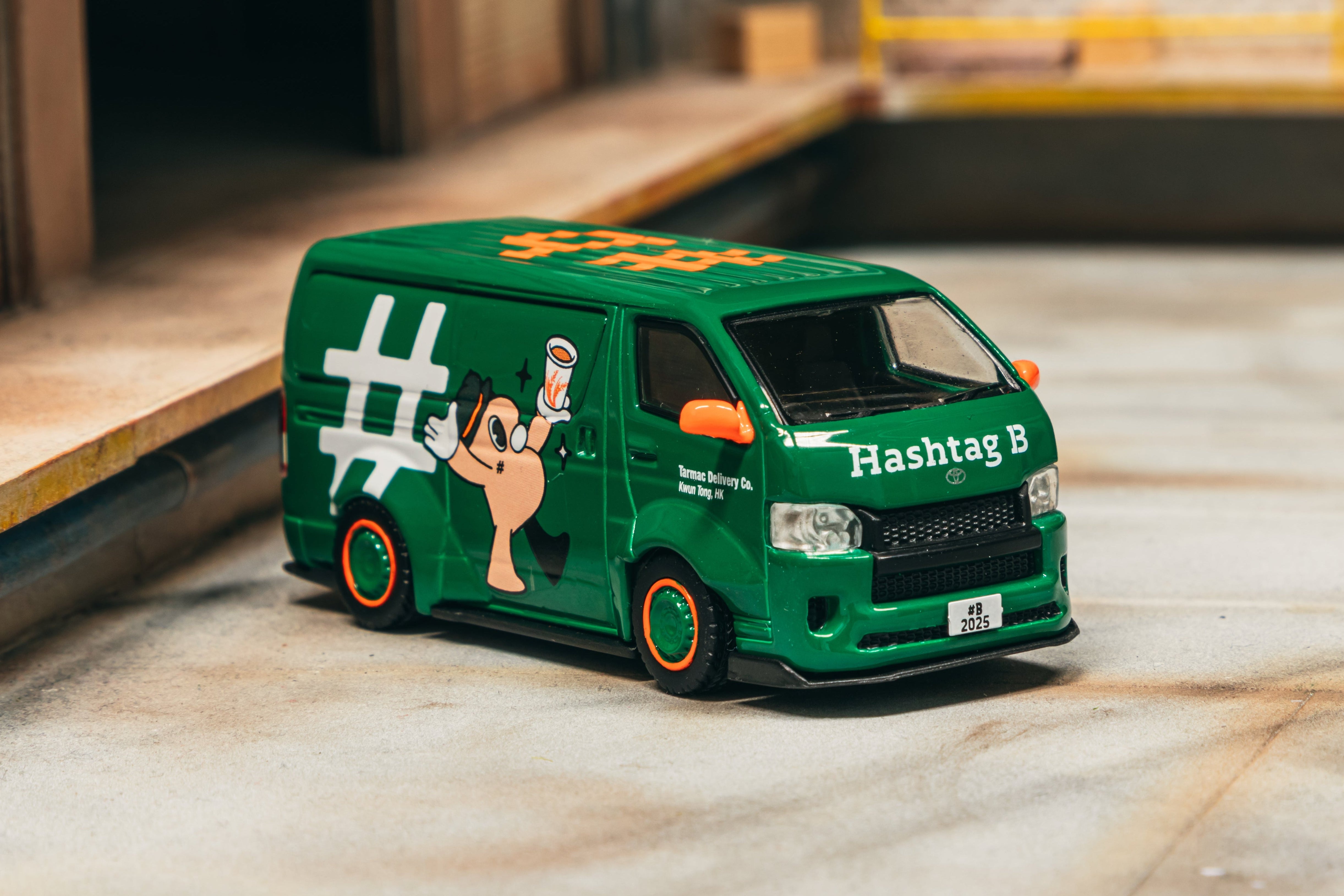 1/64 Toyota Hiace Widebody - Hashtag B Special Edition with Special Diorama Display Base – Tarmac Works HOBBY64