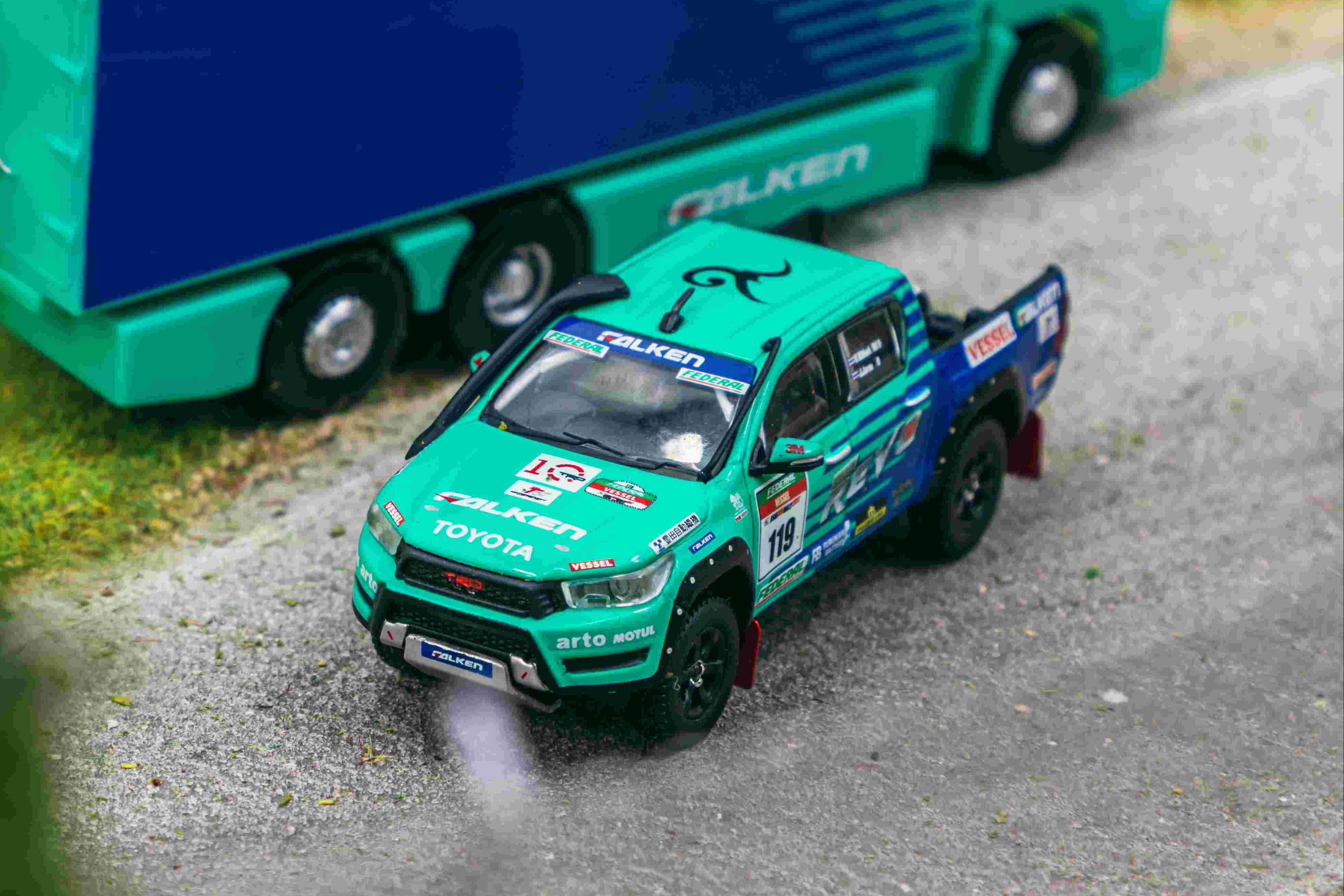 Miniature Tarmac Toyota Hilux 2017 - Échelle 1/64 - Moulée Sous Pression - Bleue