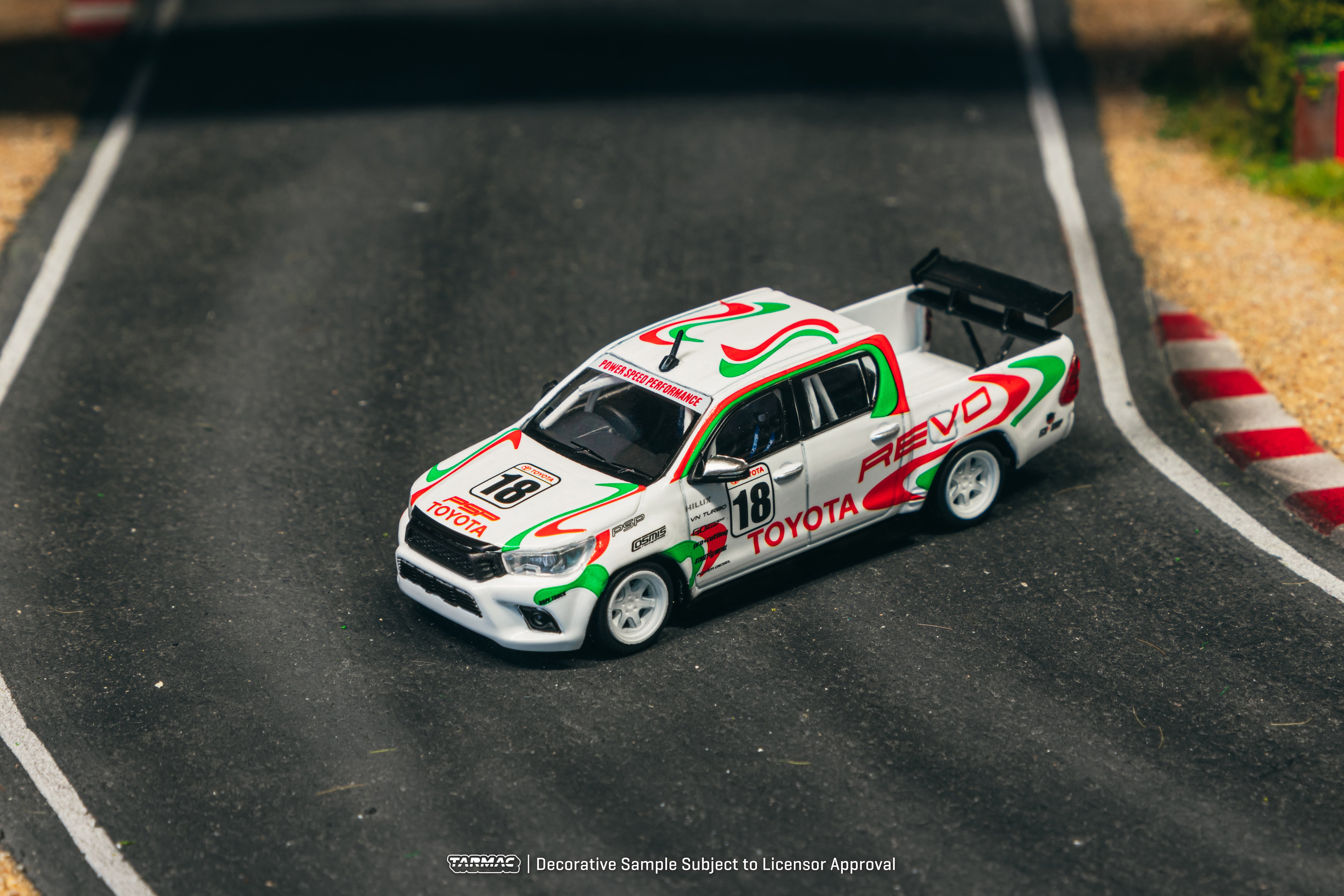 1/64 Toyota Hilux White - Tarmac Works HOBBY64