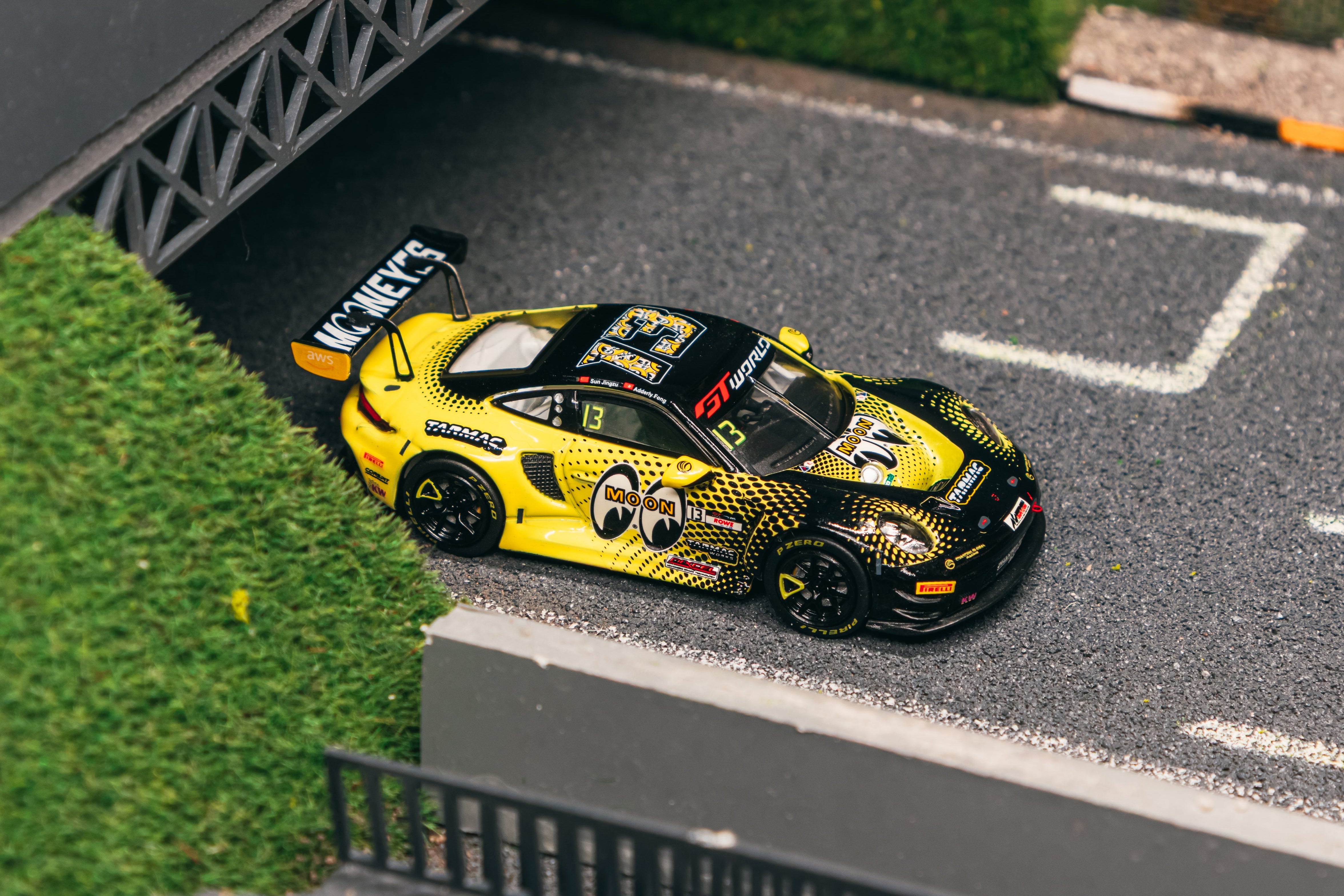 1/64 Porsche 911 GT3 R GT World Challenge Asia 2025 Phantom Global