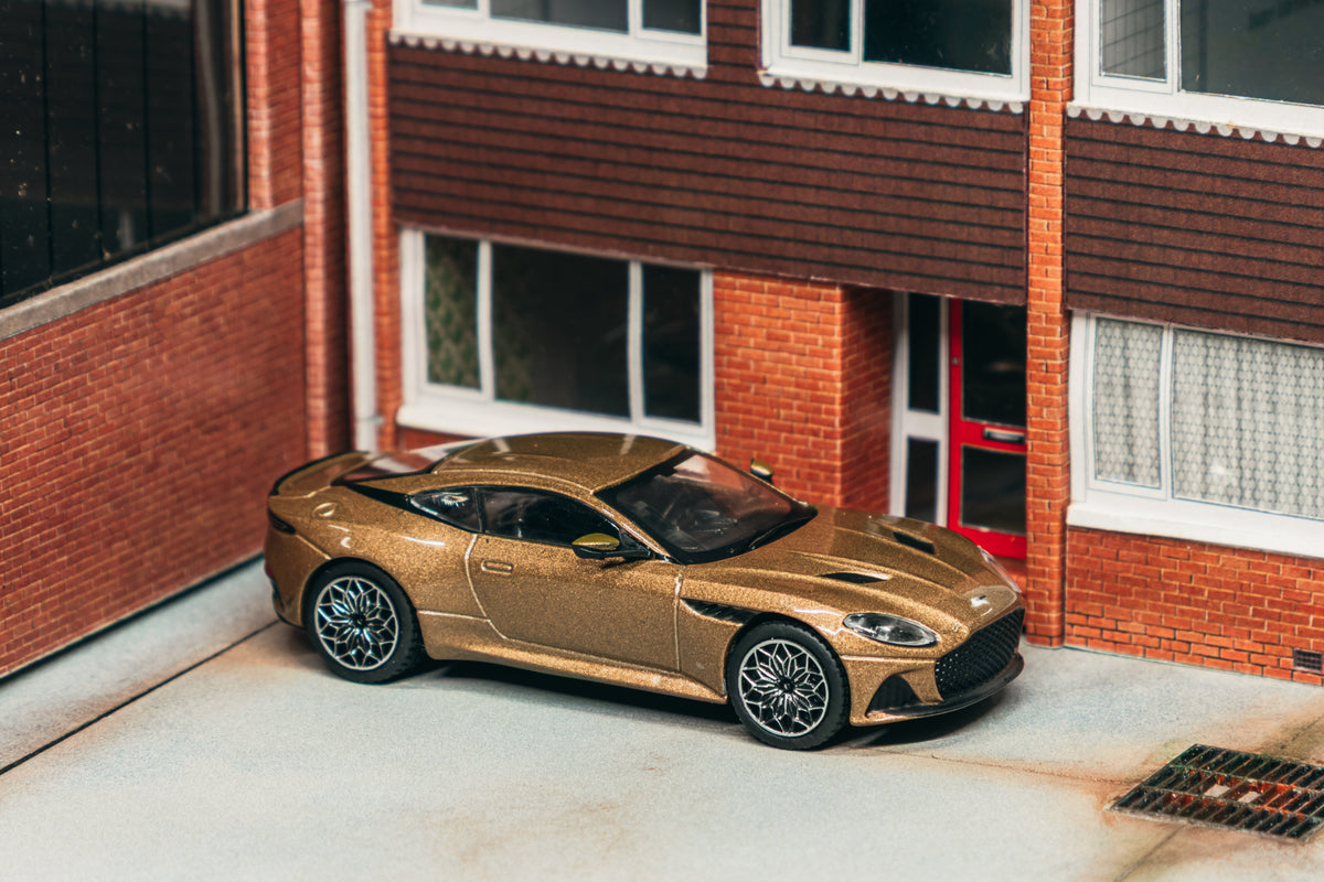 1/64 Aston Martin DBS Superleggera Brown Metallic - Tarmac Works x iXO Models GLOBAL64