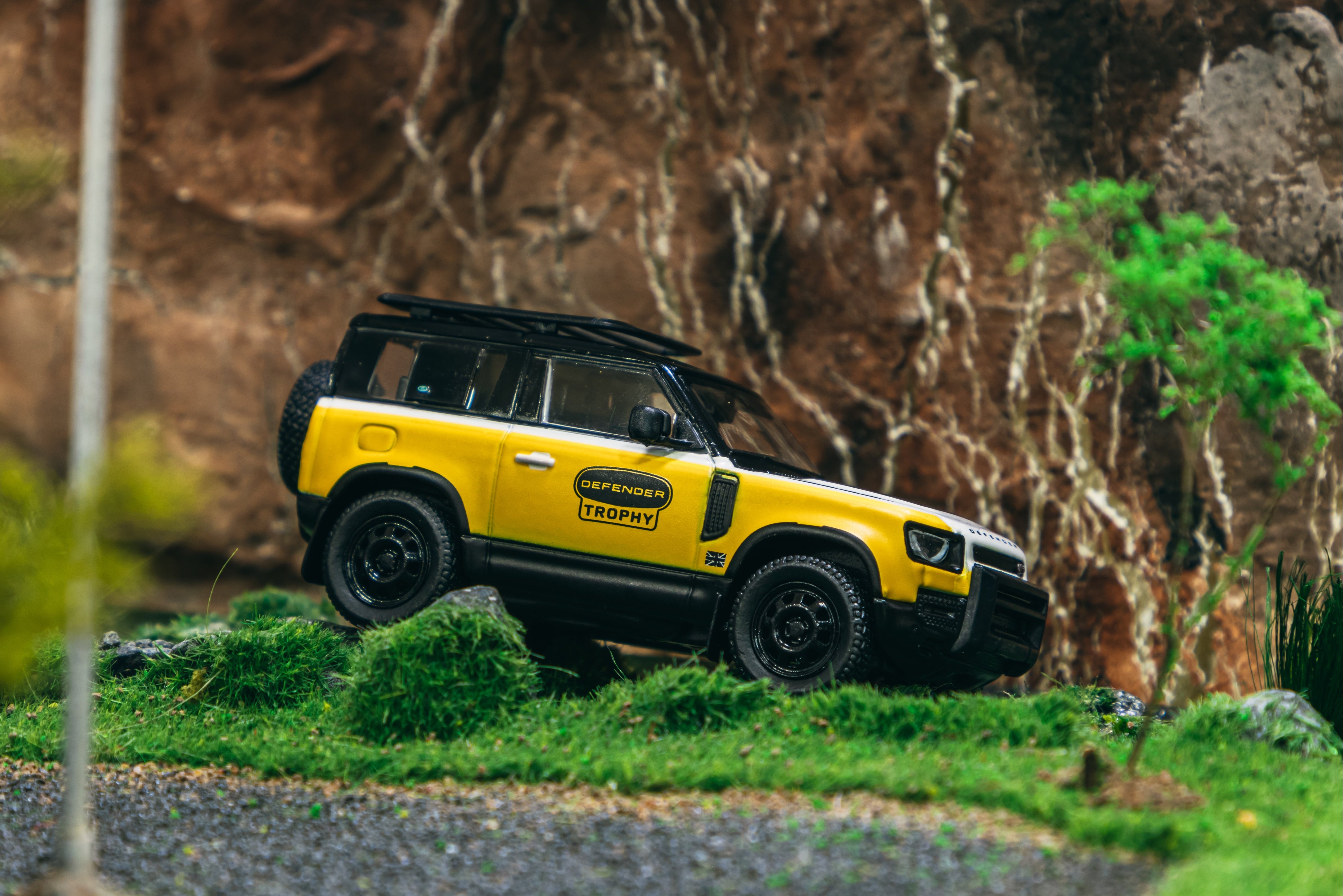 1/64 Land Rover Defender 90 Trophy Edition - Tarmac Works GLOBAL64