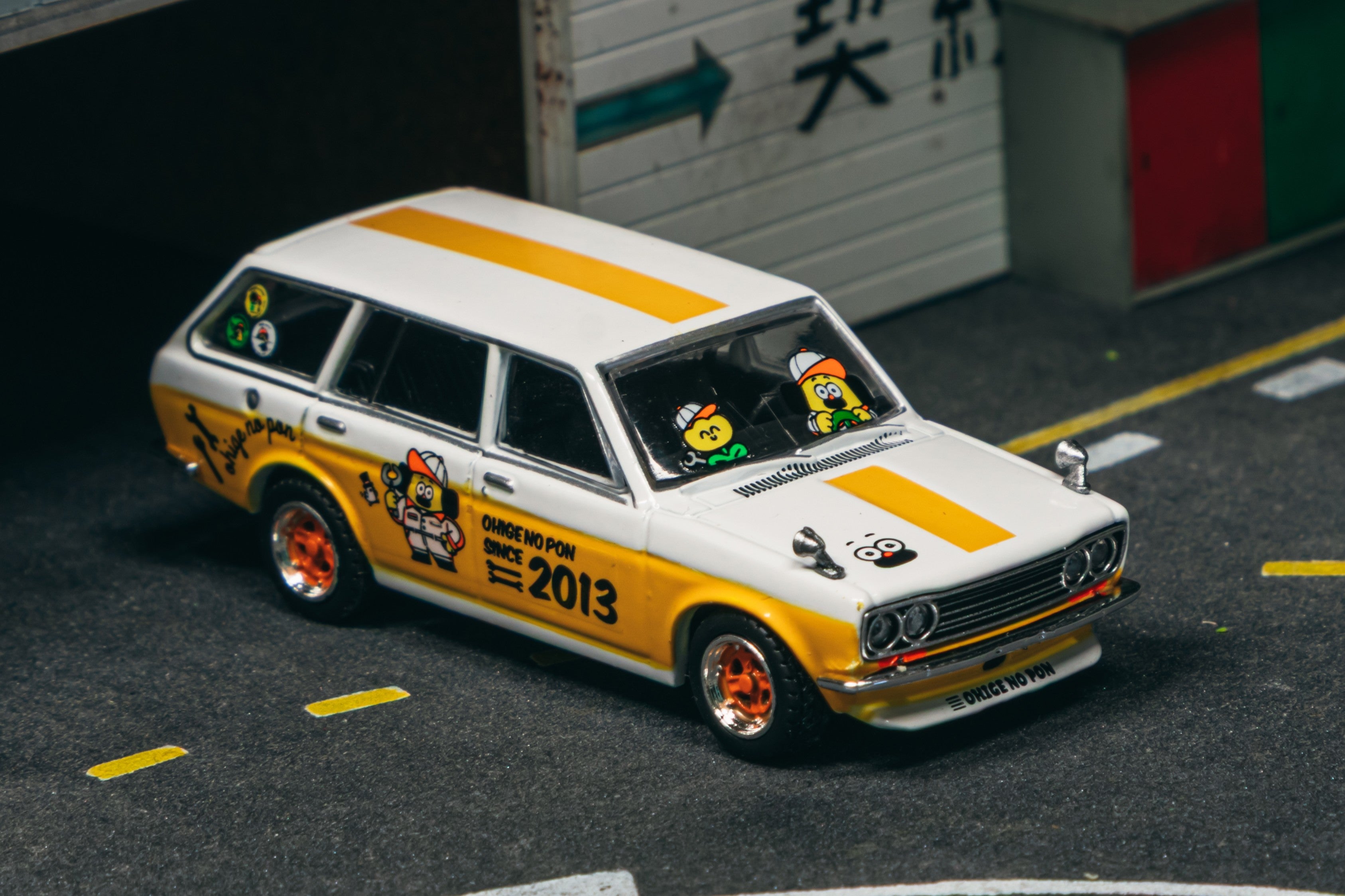 1/64 Datsun Bluebird 510 Wagon OHIGE no PON - Tarmac Works GLOBAL64