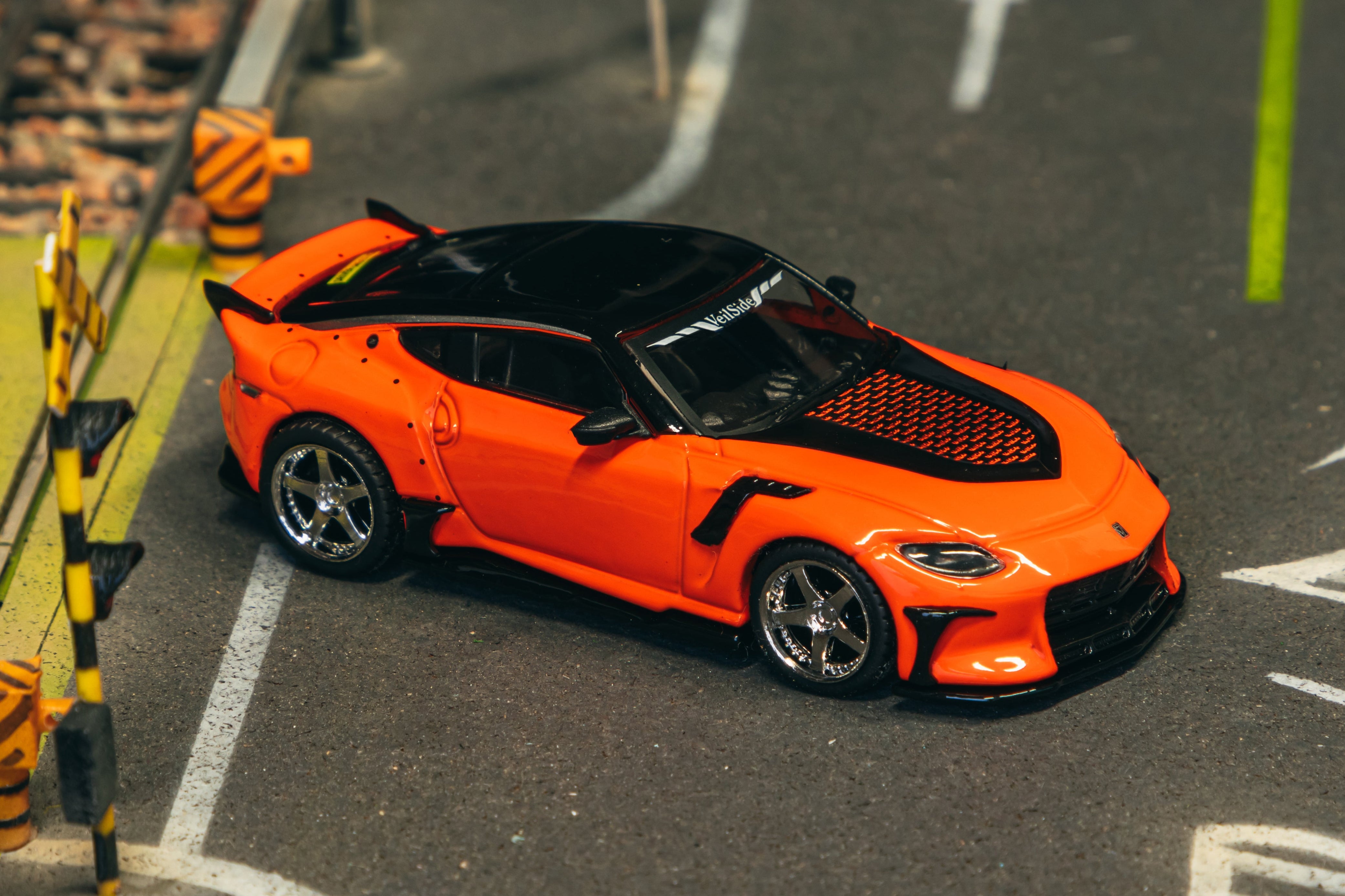 ふうた 1/64 Nissan VeilSide FFZ400 Fairlady Z Orange - Tarmac Works GLOBAL64