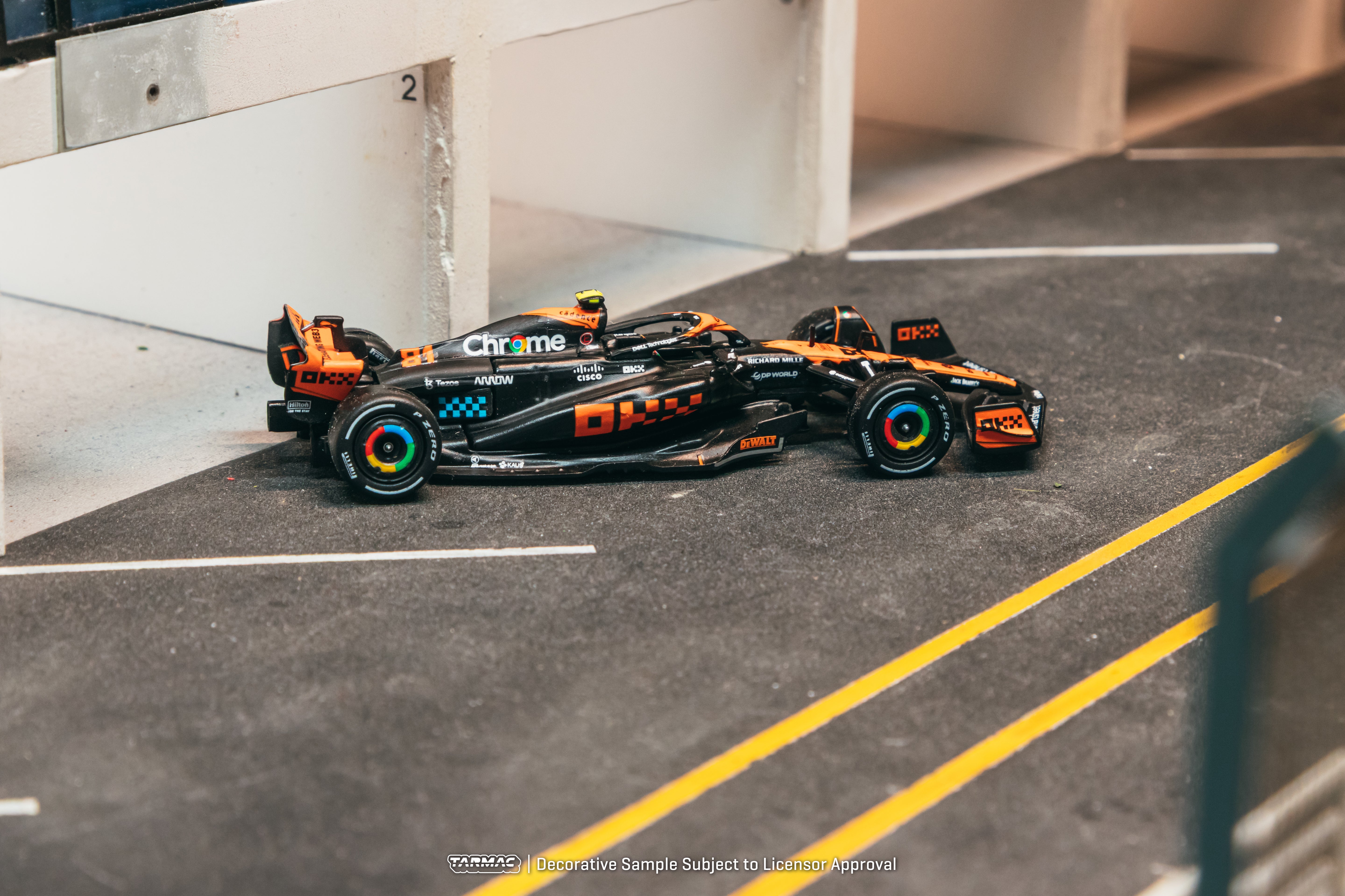 1/64 McLaren MCL60 Japanese Grand Prix 2023 #81 Oscar Piastri - Tarmac Works x iXO Models GLOBAL64
