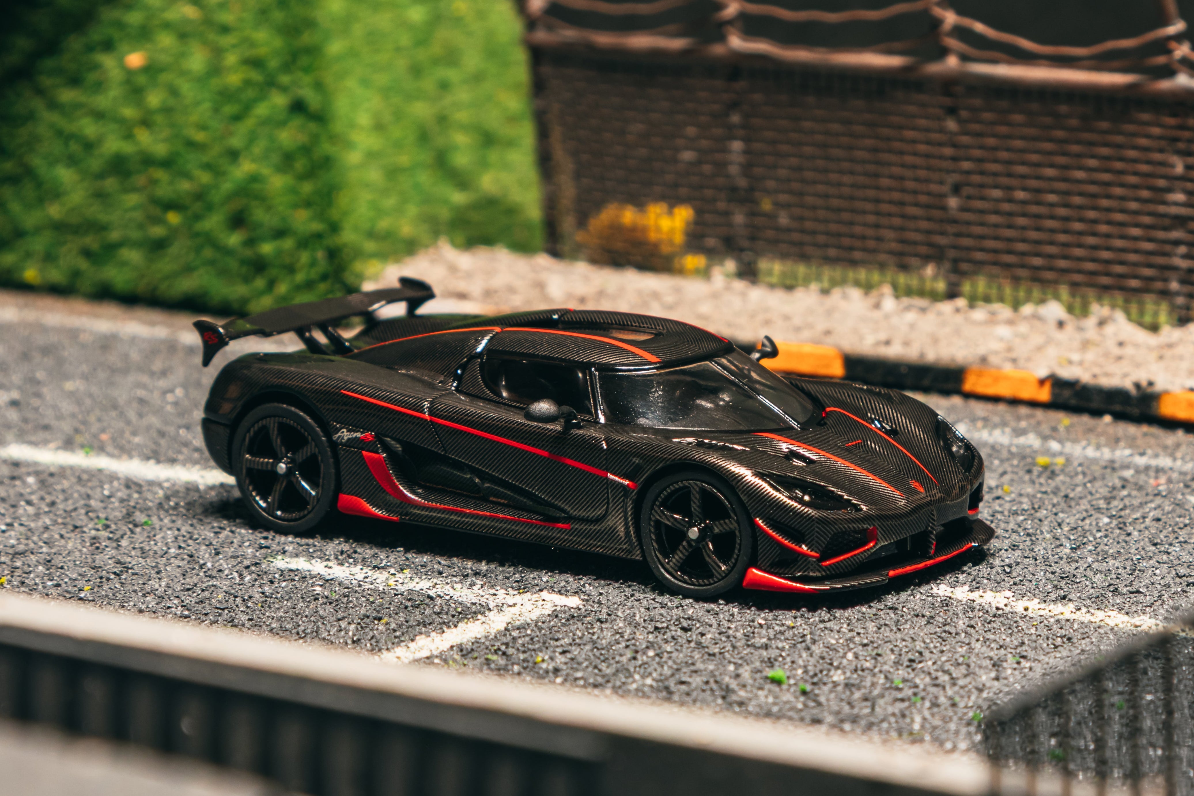 1/64 Koenigsegg Agera RS Black Carbon Fiber / Red Accents - Tarmac Works GLOBAL64