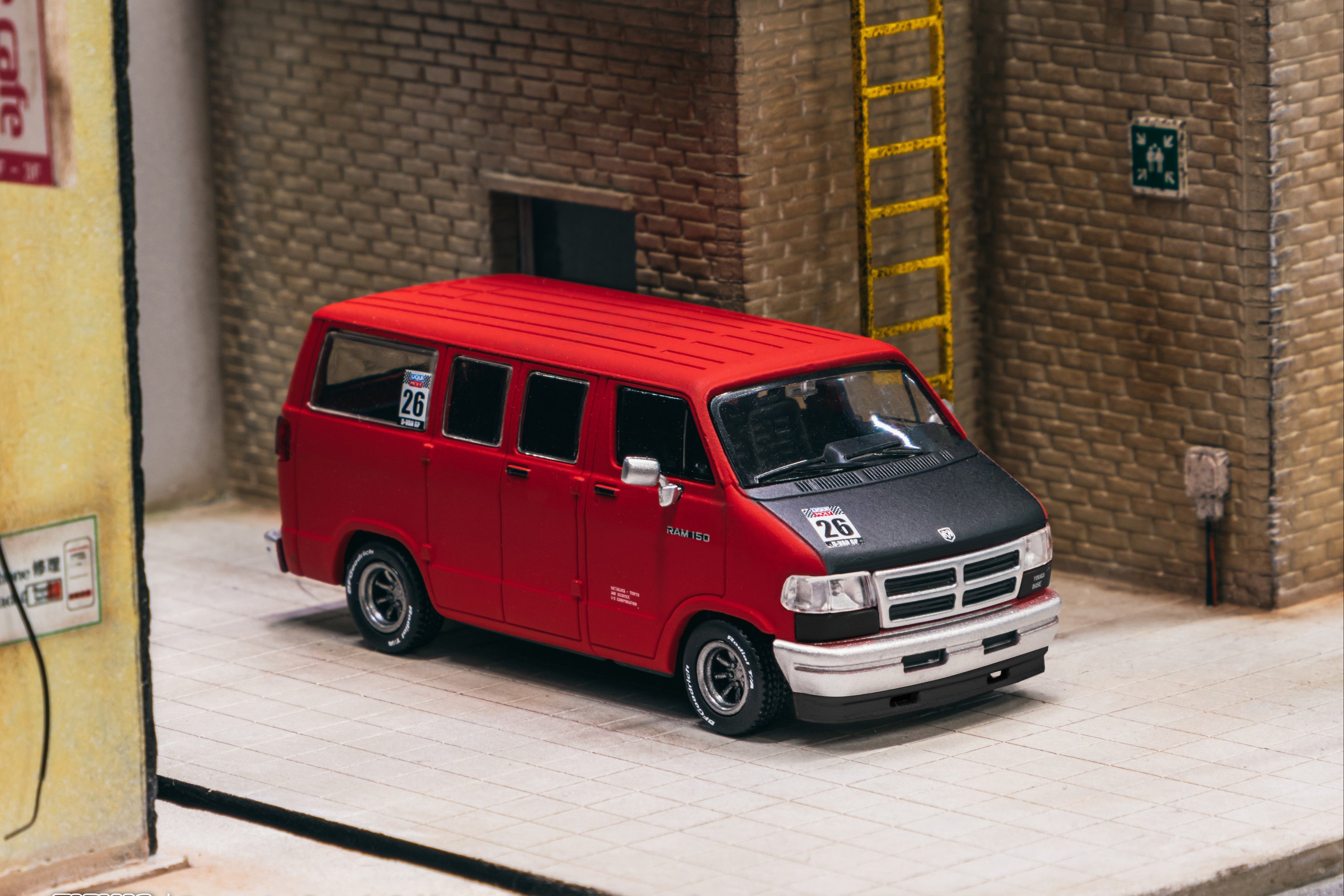 1/64 Dodge Van Red - Tarmac Works GLOBAL64
