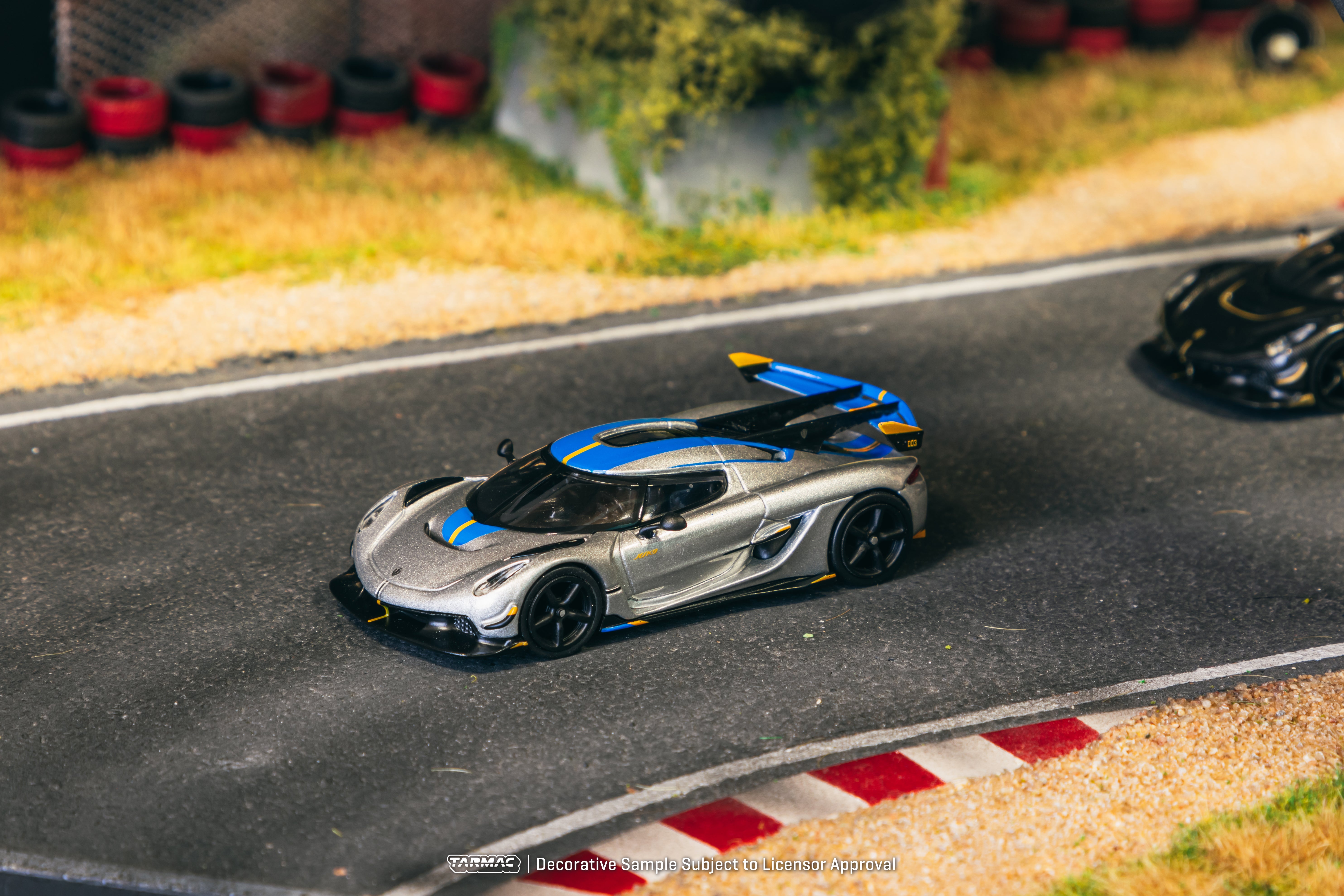 1/64 Koenigsegg Jesko Attack Silver - Tarmac Works GLOBAL64