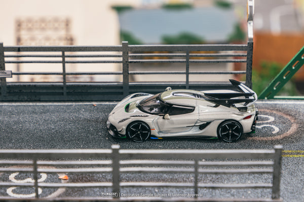 Tarmac Works 1/64 Koenigsegg Jesko Attack White with Tarmac
