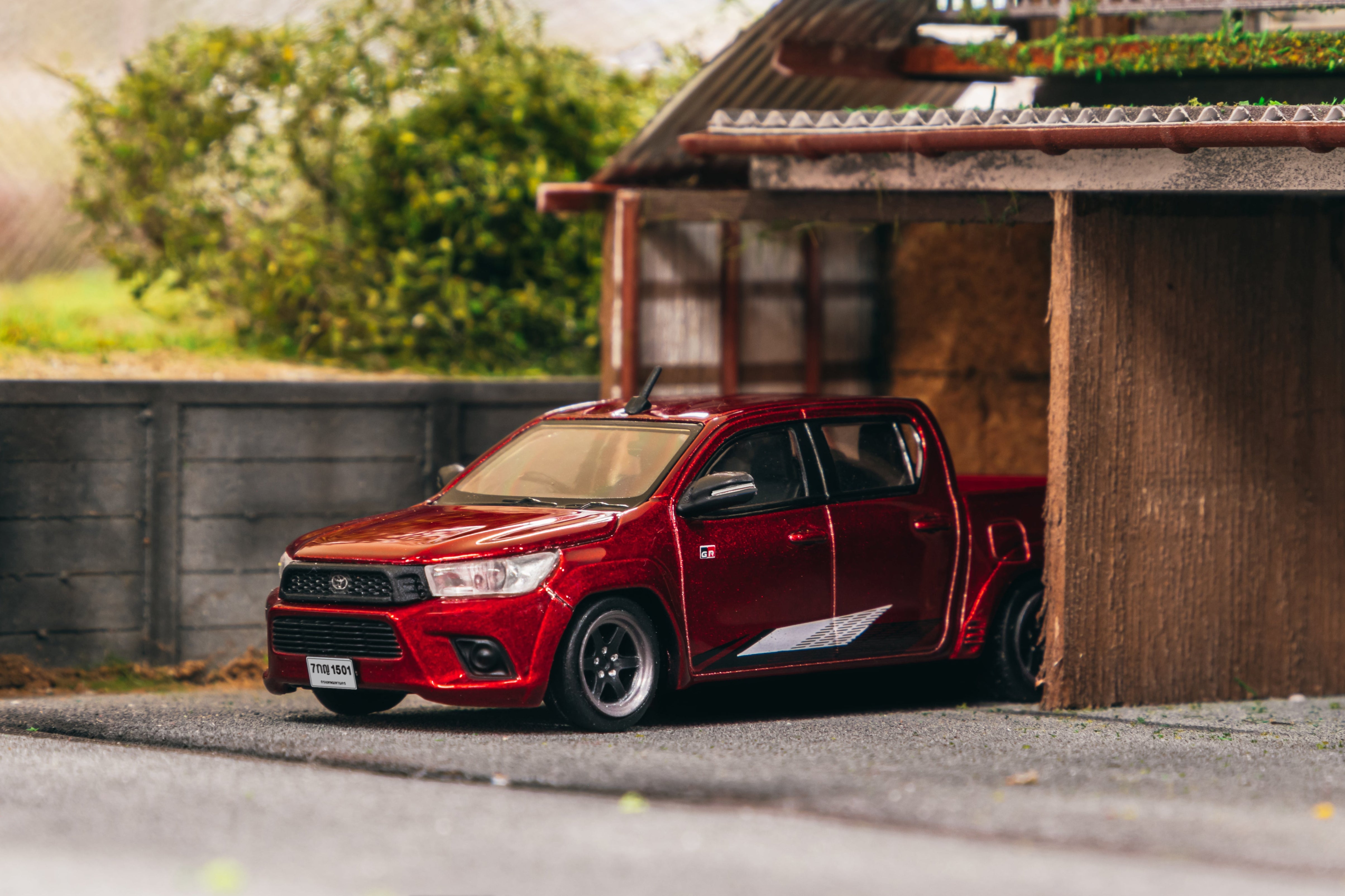 1/64 Toyota Hilux Red - Tarmac Works ROAD64