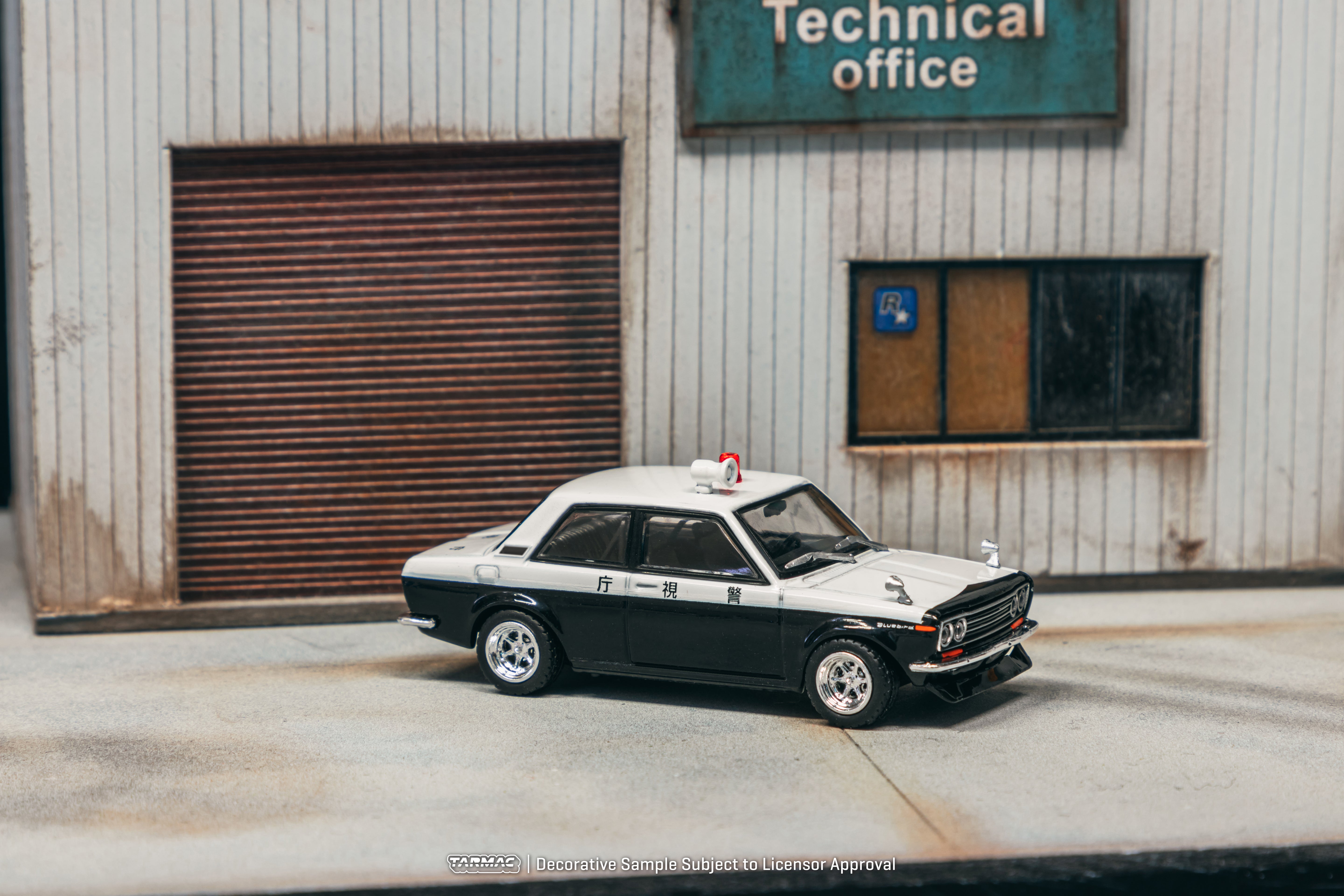 1/64 Datsun 510 Police Car - Tarmac Works ROAD64