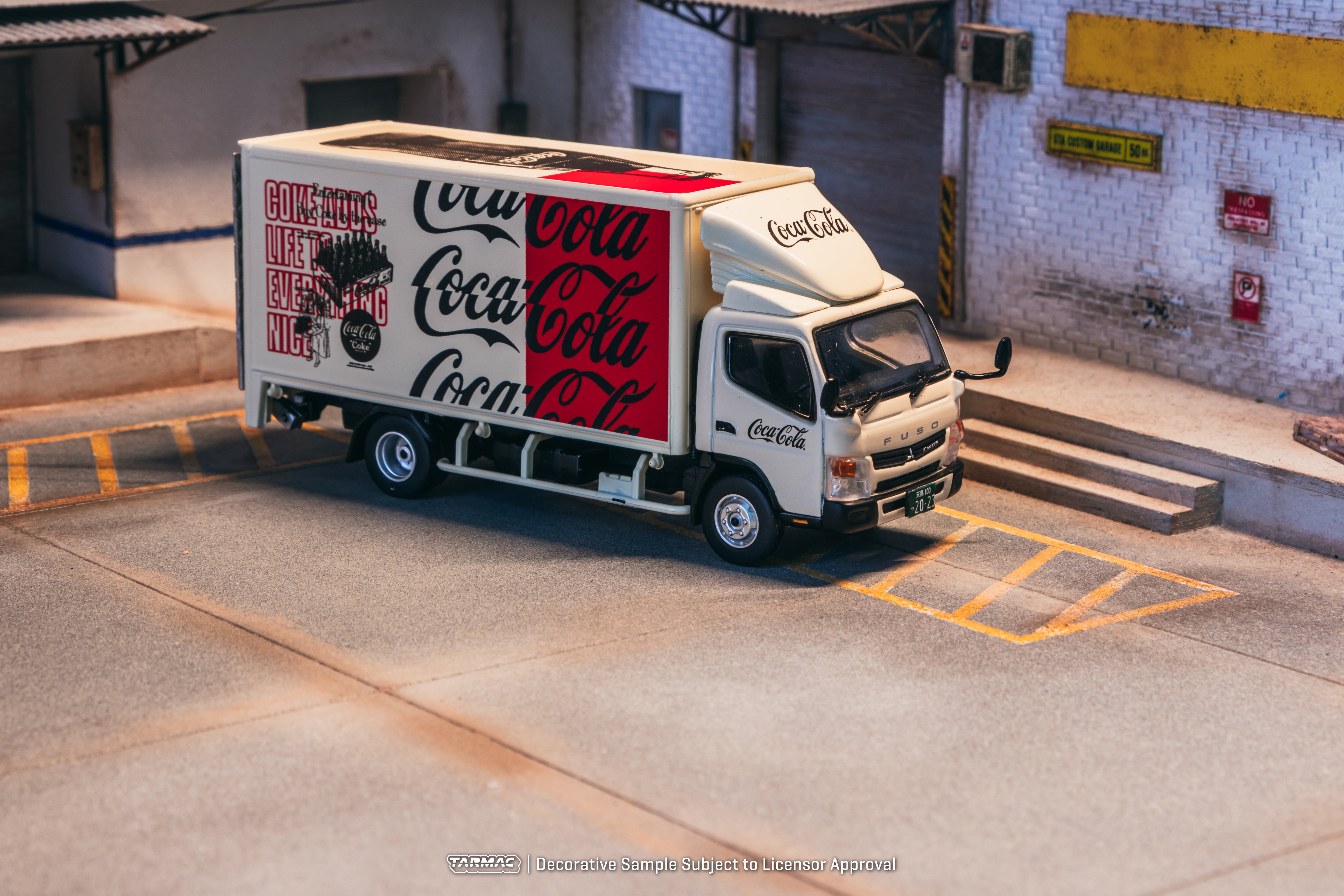 1/64 Mitsubishi Fuso Canter - Coca-Cola Box Truck - Tarmac Works TRUCK64
