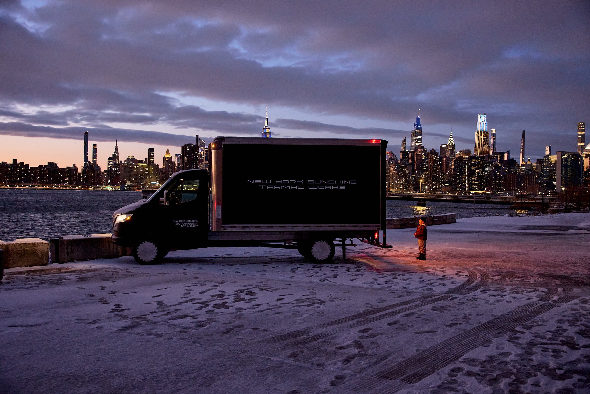 1/64 Mitsubishi Fuso Canter New York Sunshine - New York Sunshine Special Edition - Tarmac Works TRUCK64