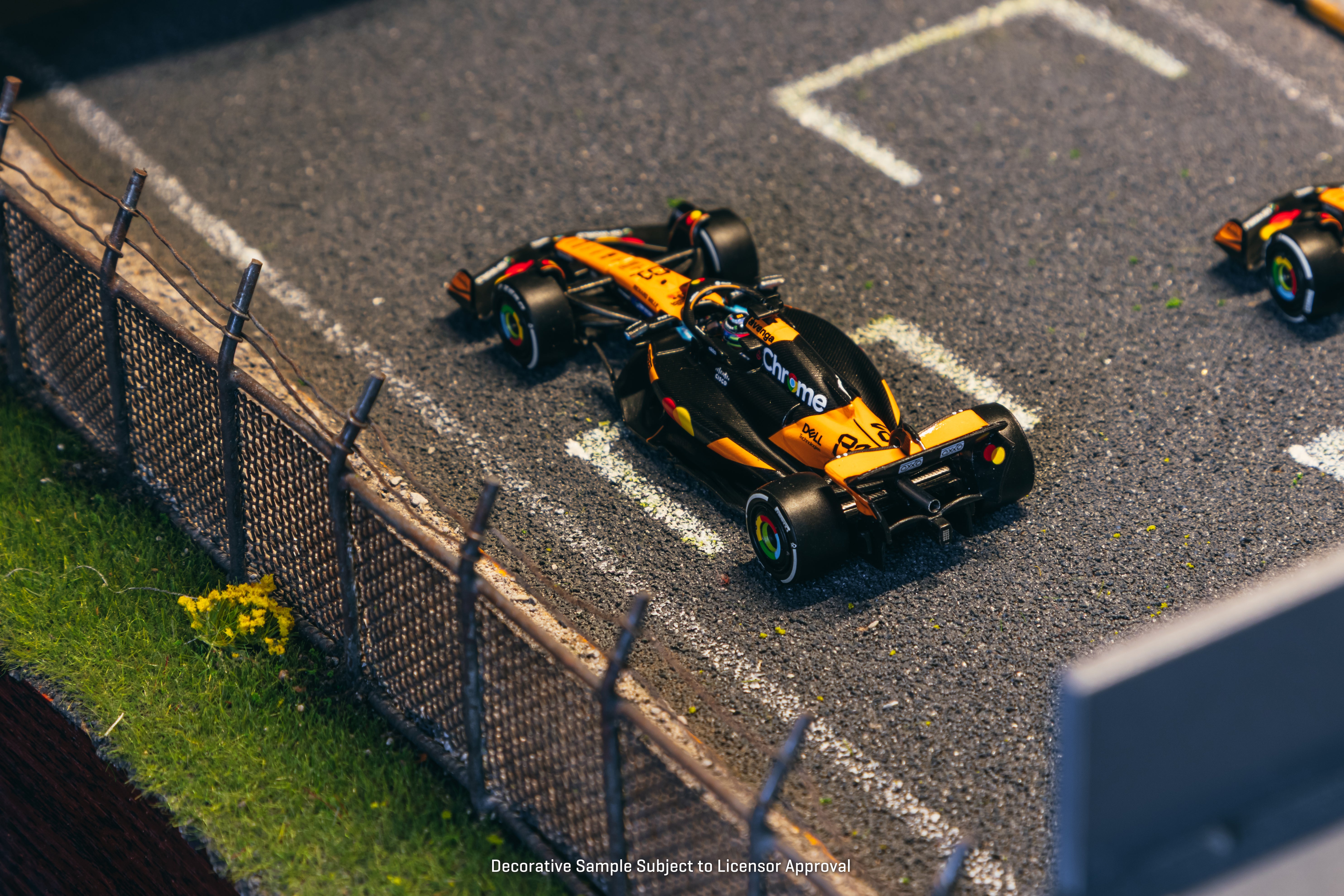 Minichamps 1/64 McLaren Formula 1 Team MCL39 Oscar Piastri