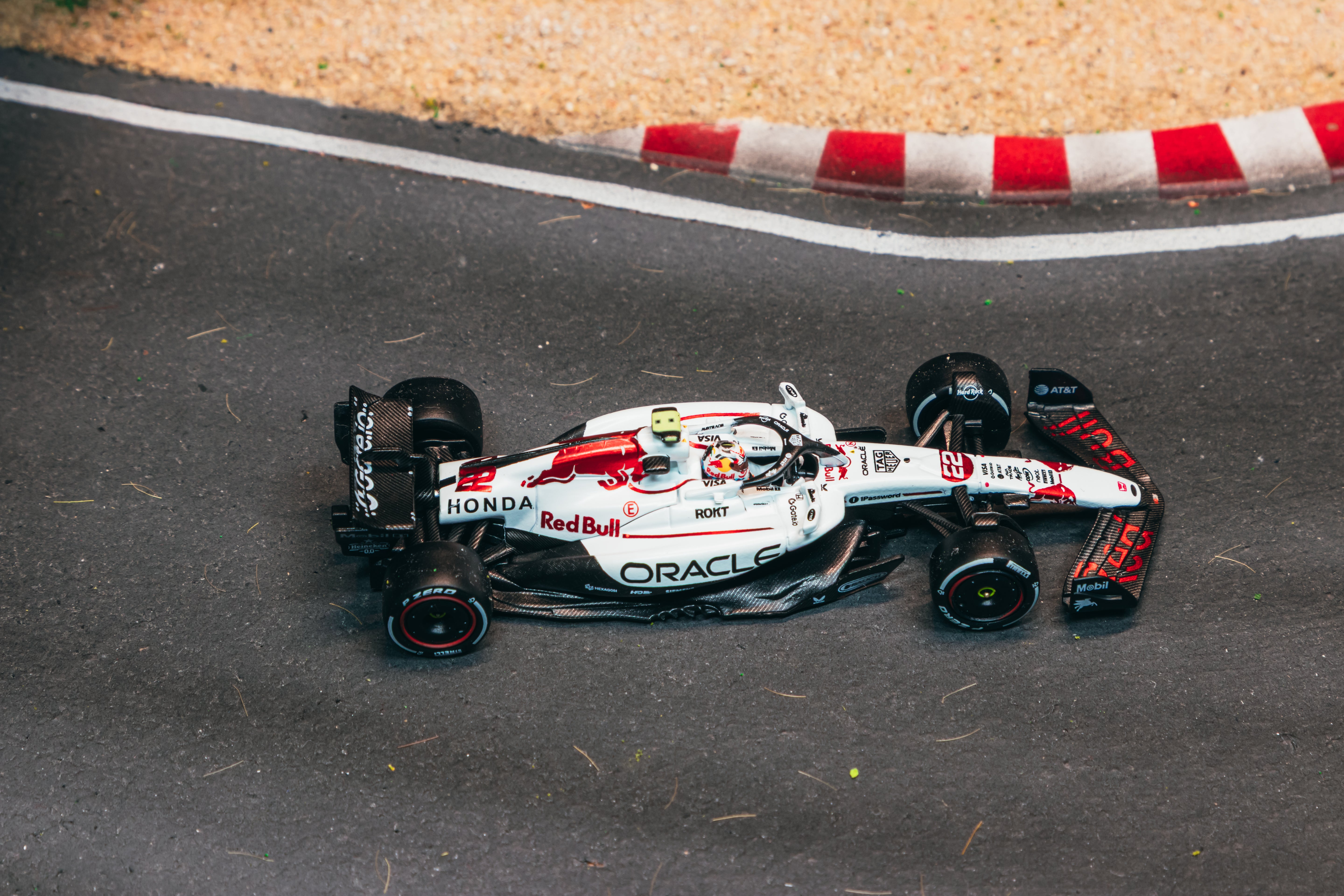 Minichamps 1/64 Oracle Red Bull Racing RB21 Yuki Tsunoda - Japanese GP 2025