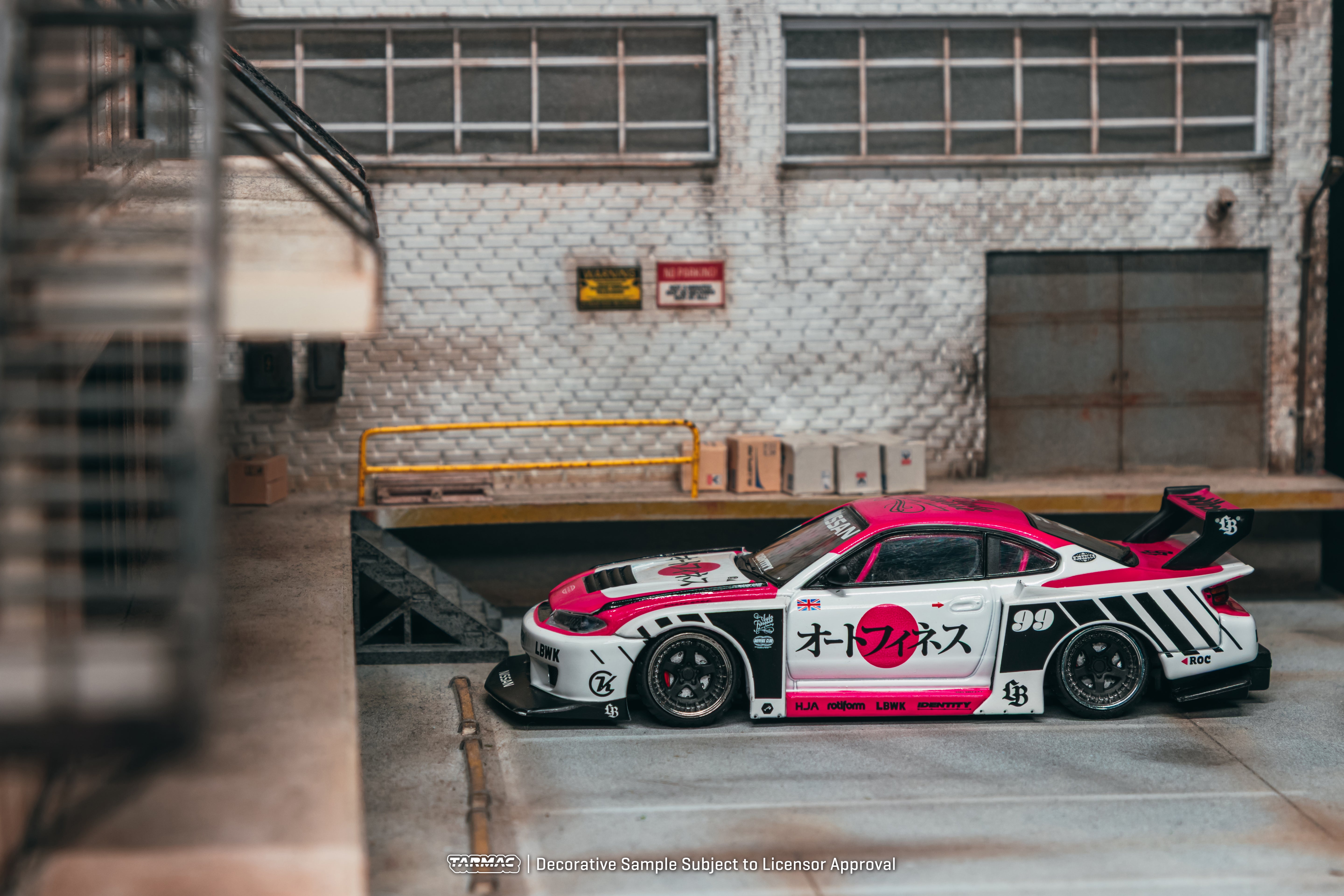 1/43 LB-Super Silhouette Nissan SILVIA (S15) Auto Finesse - Tarmac Works HOBBY43