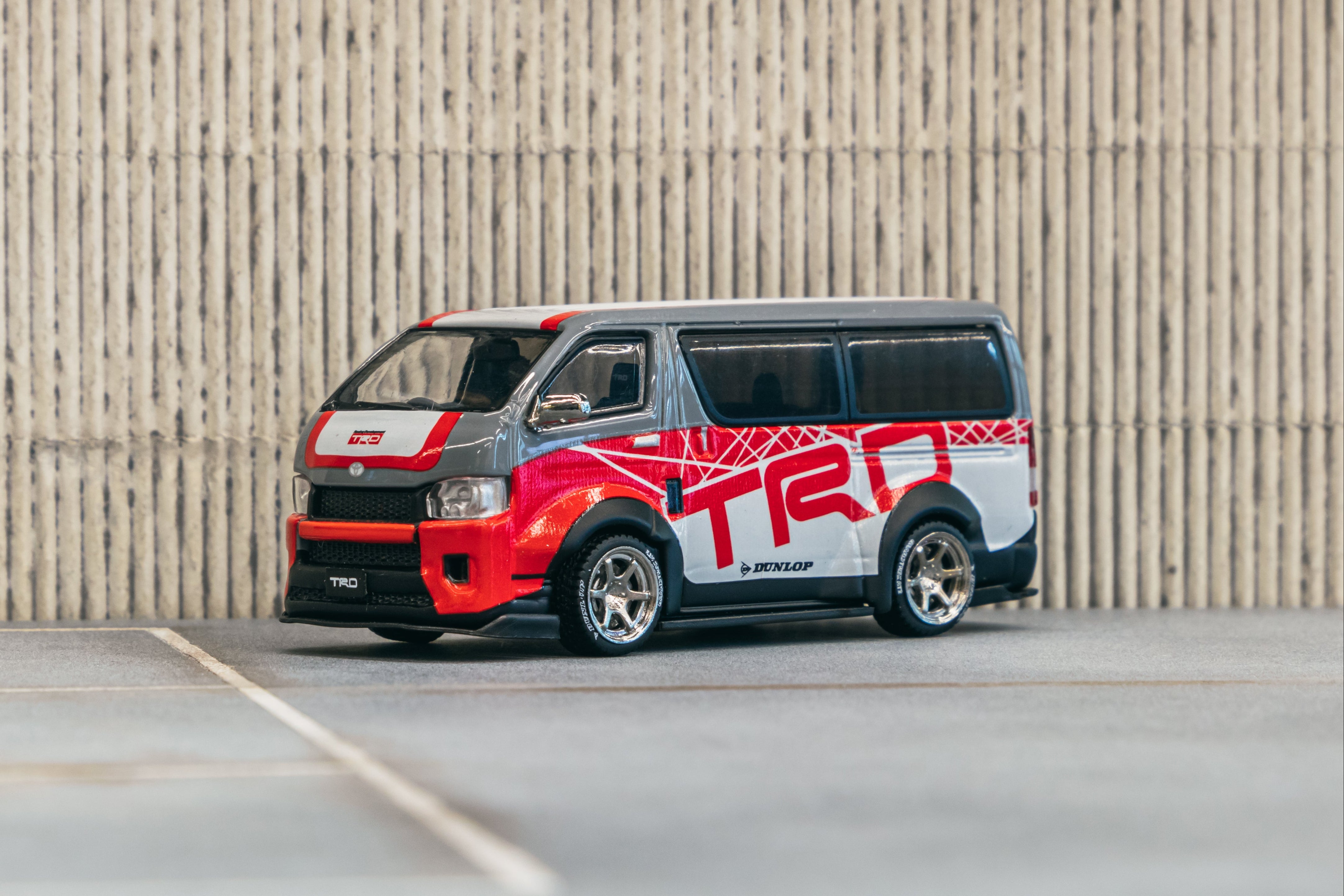 1/64 Toyota Hiace Widebody TRD - Tarmac Works HOBBY64