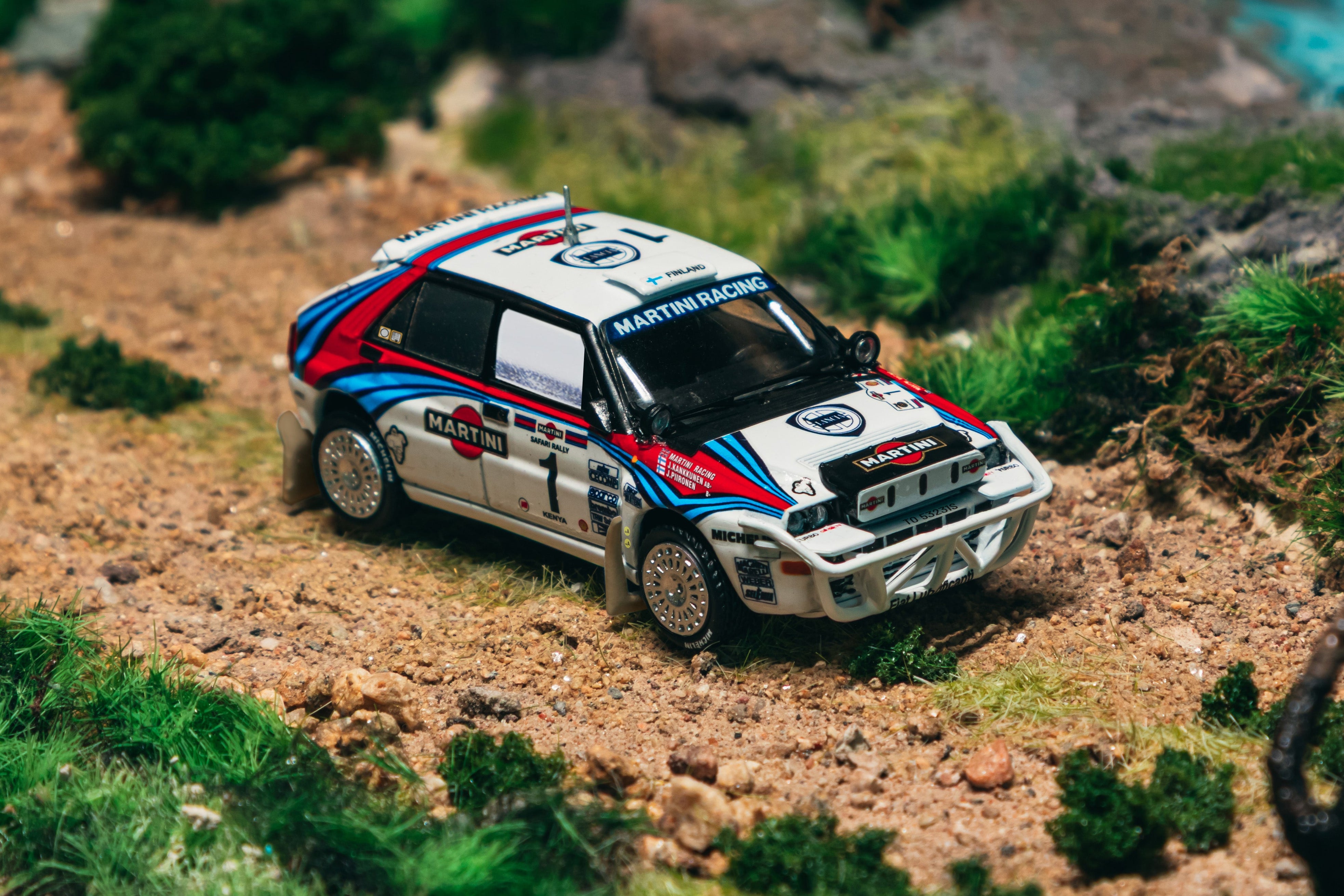 1/64 Lancia Delta HF Integrale Safari Rally 1992 #1 - Tarmac Works HOBBY64