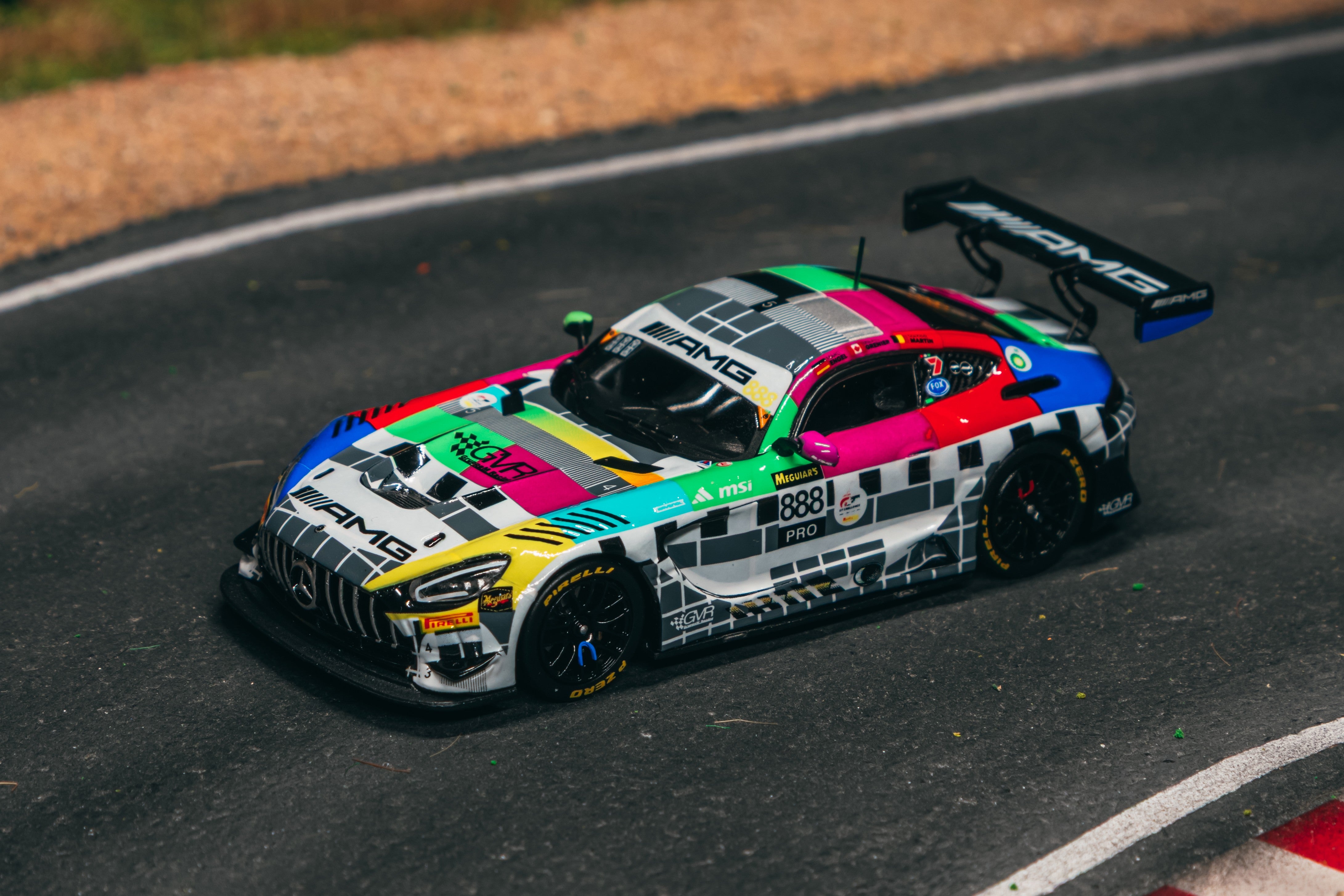 1/64 Mercedes-AMG GT3 Bathurst 12h 2025 GruppeM Racing Maro Engel / Mikaël Grenier / Maxime Martin - Tarmac Works HOBBY64