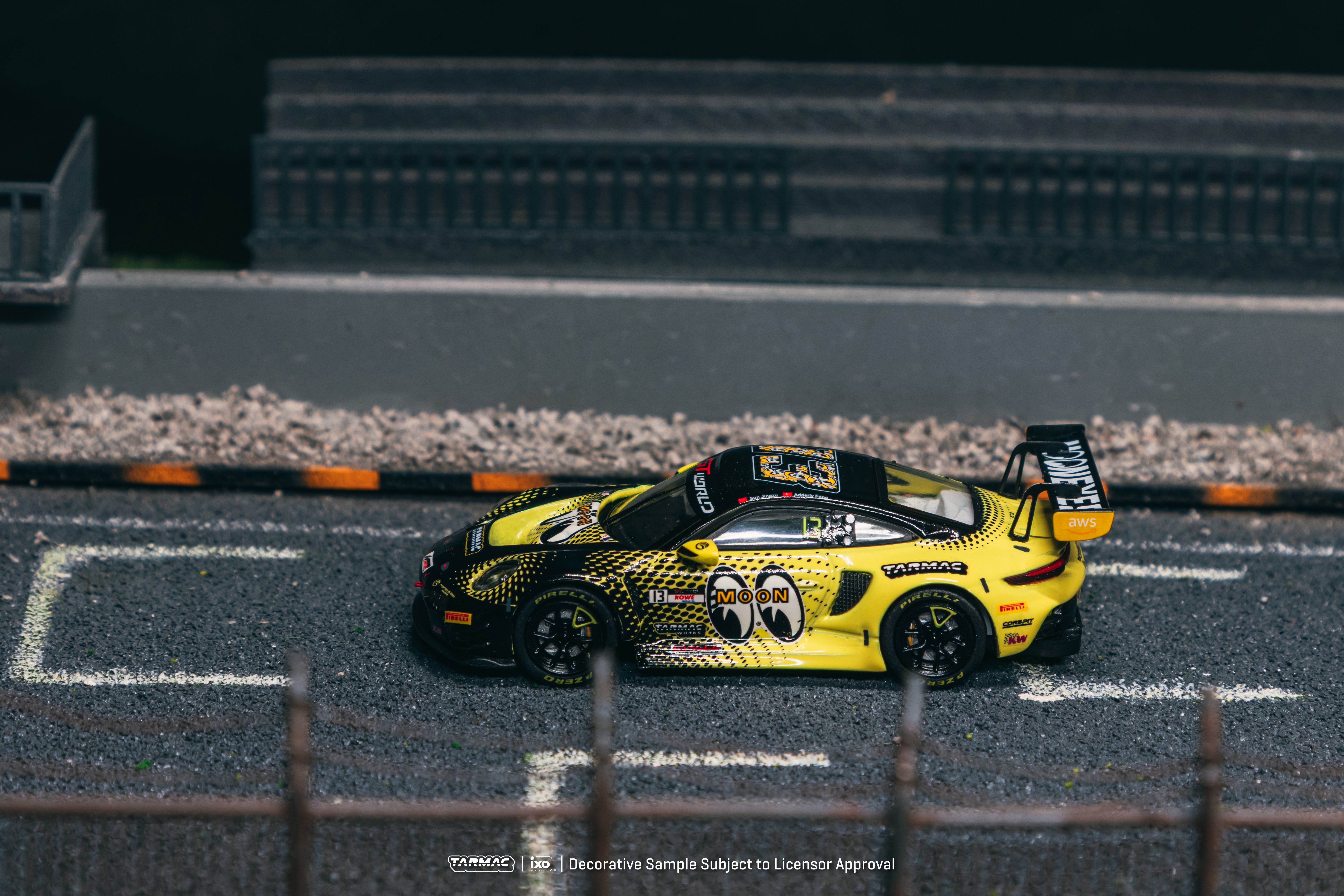 1/64 Porsche 911 GT3 R GT World Challenge Asia 2025 Phantom Global