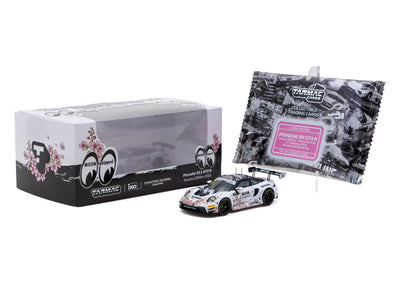 1/64 Porsche 911 GT3 R Suzuka 1000km - Intercontinental GT Challenge 2025 - Phantom Global Racing #13 with Tarmac Cards - Tarmac Works x iXO Models HOBBY64