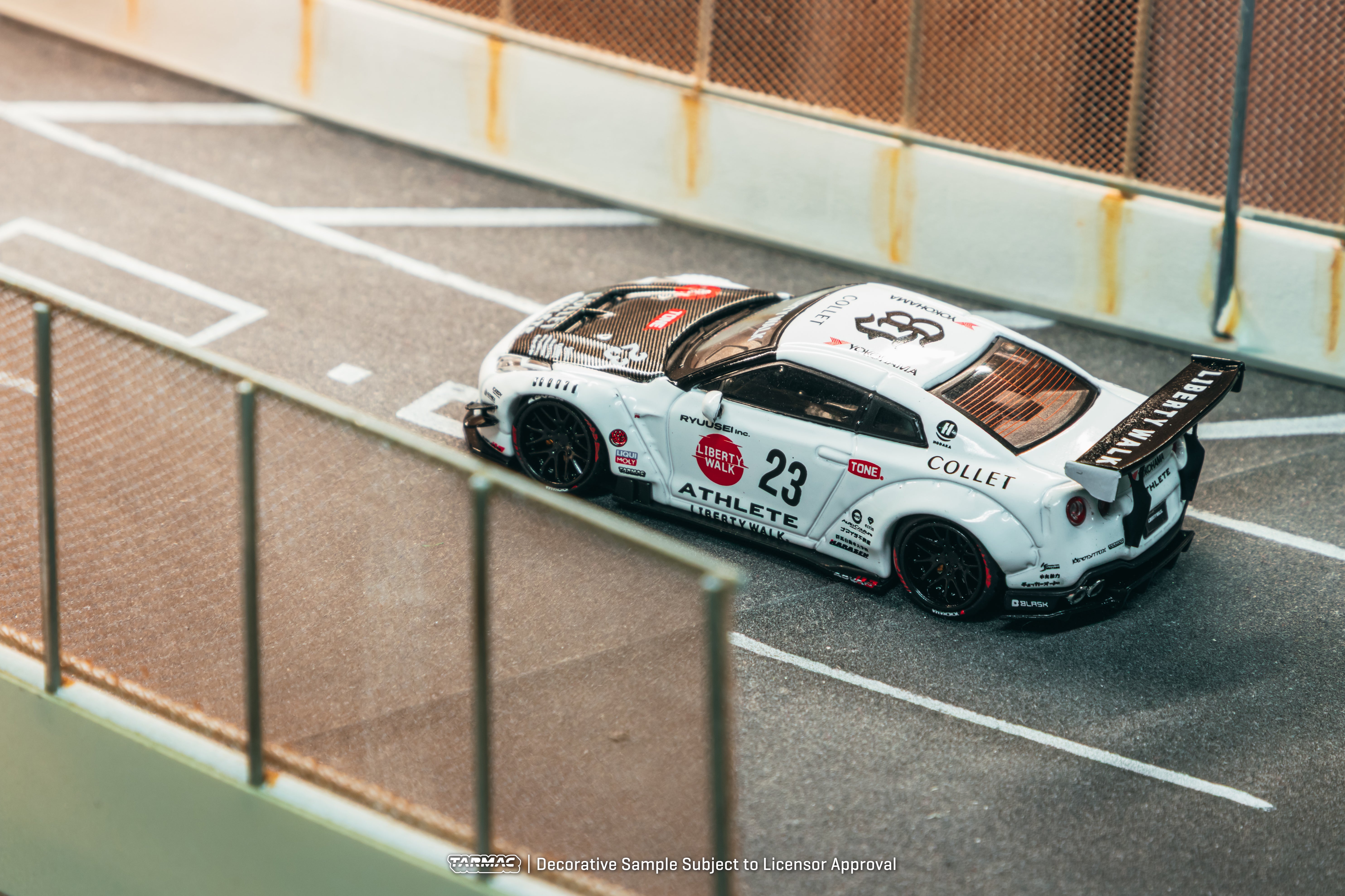 1/64 LB-WORKS NISSAN GT-R R35 type 2 White - Tarmac Works HOBBY64