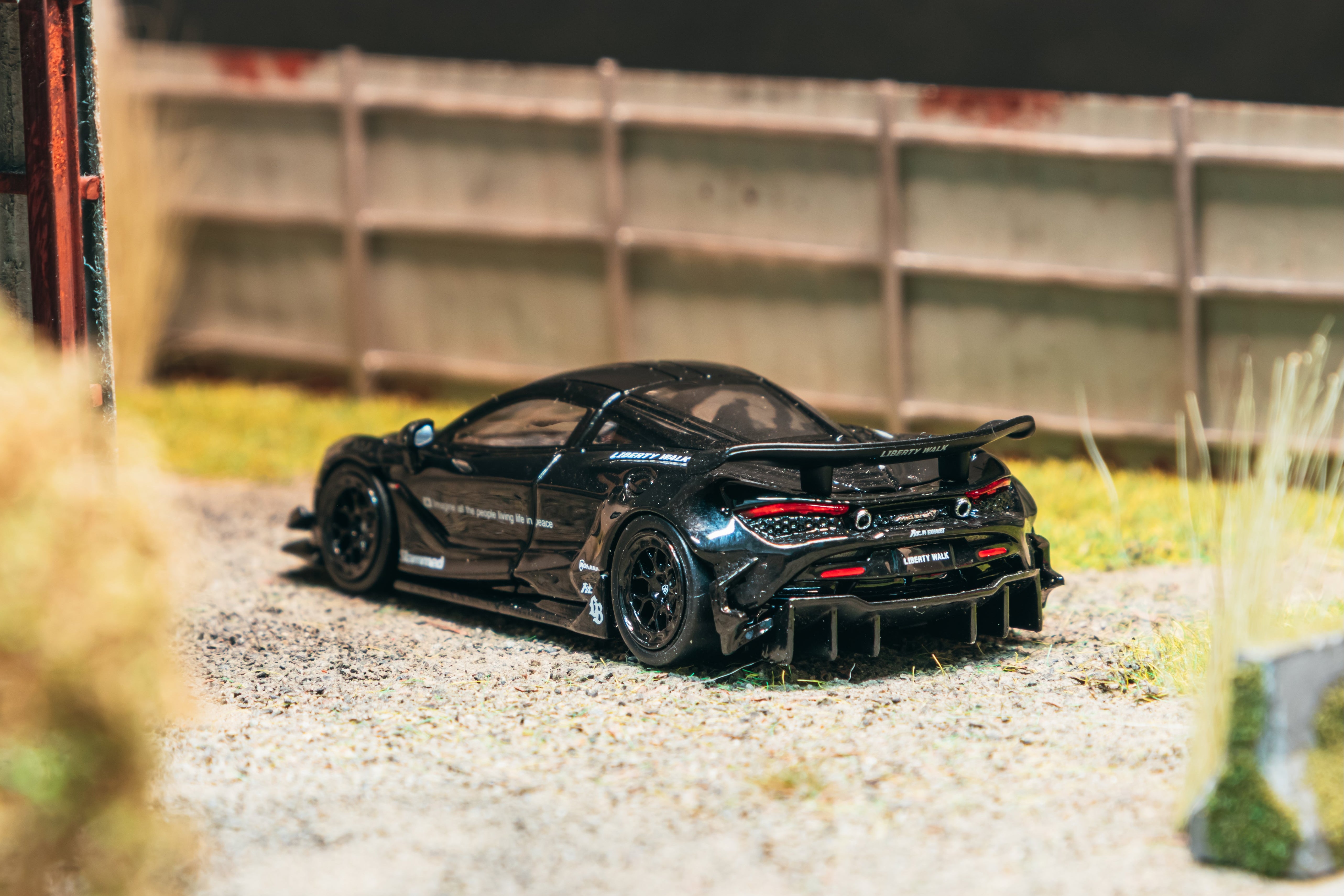 1/64 LB-WORKS 720S Black - Tarmac Works HOBBY64