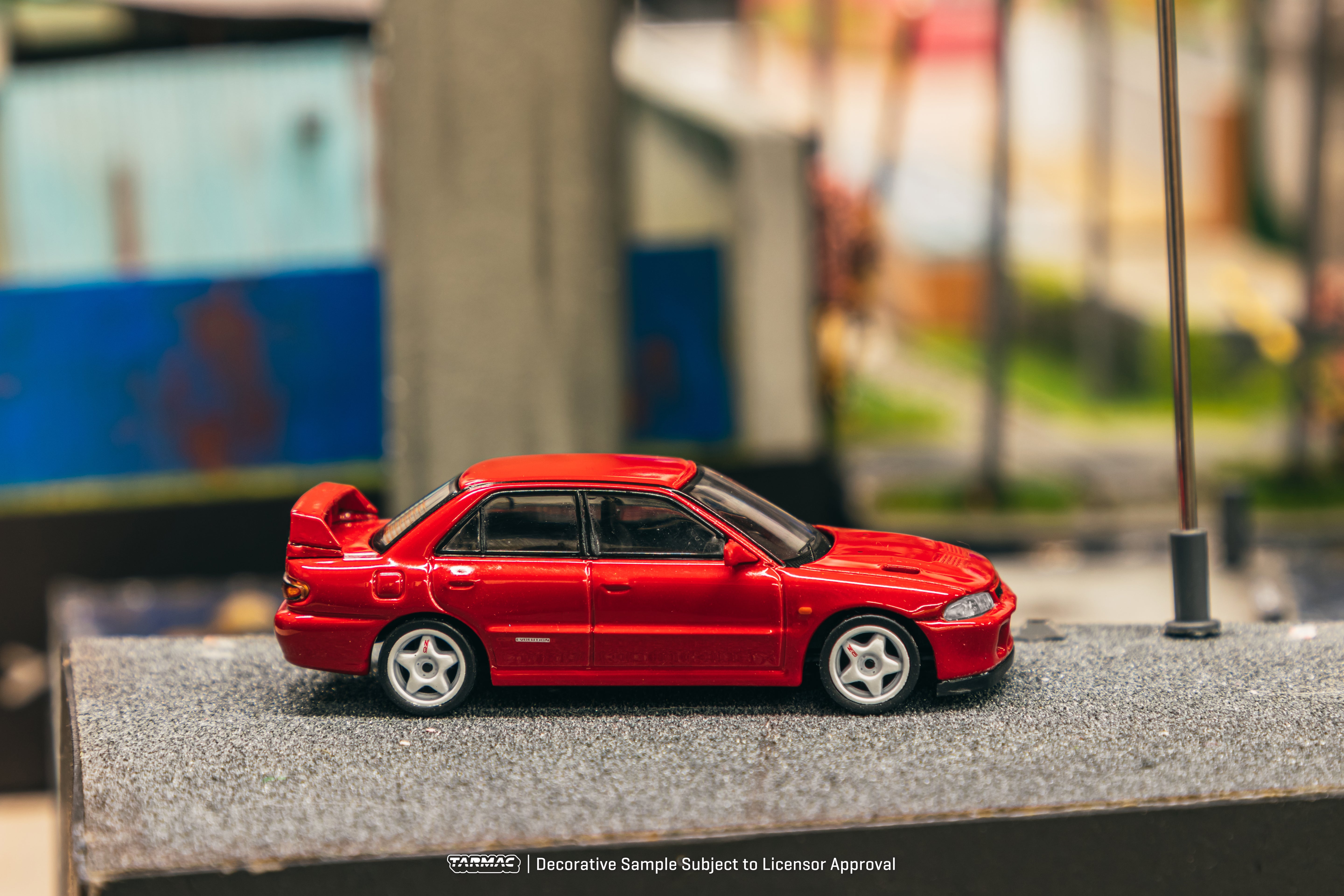 1/64 Mitsubishi Lancer GSR Evolution II Red with Tarmac Cards - Tarmac Works GLOBAL64