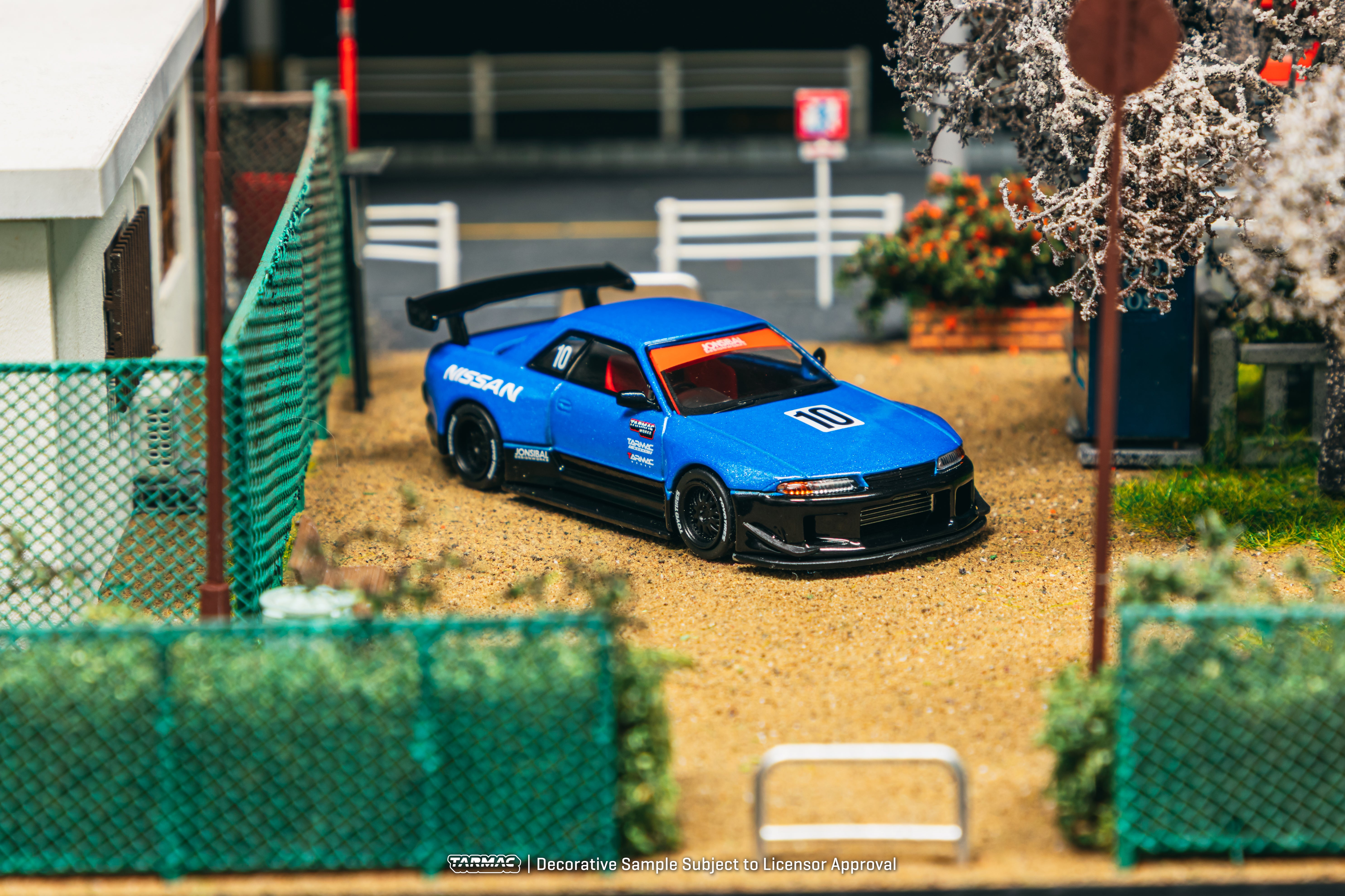 1/64 Nissan Skyline (R32) Widebody Tarmac Works 10th Anniversary - Des