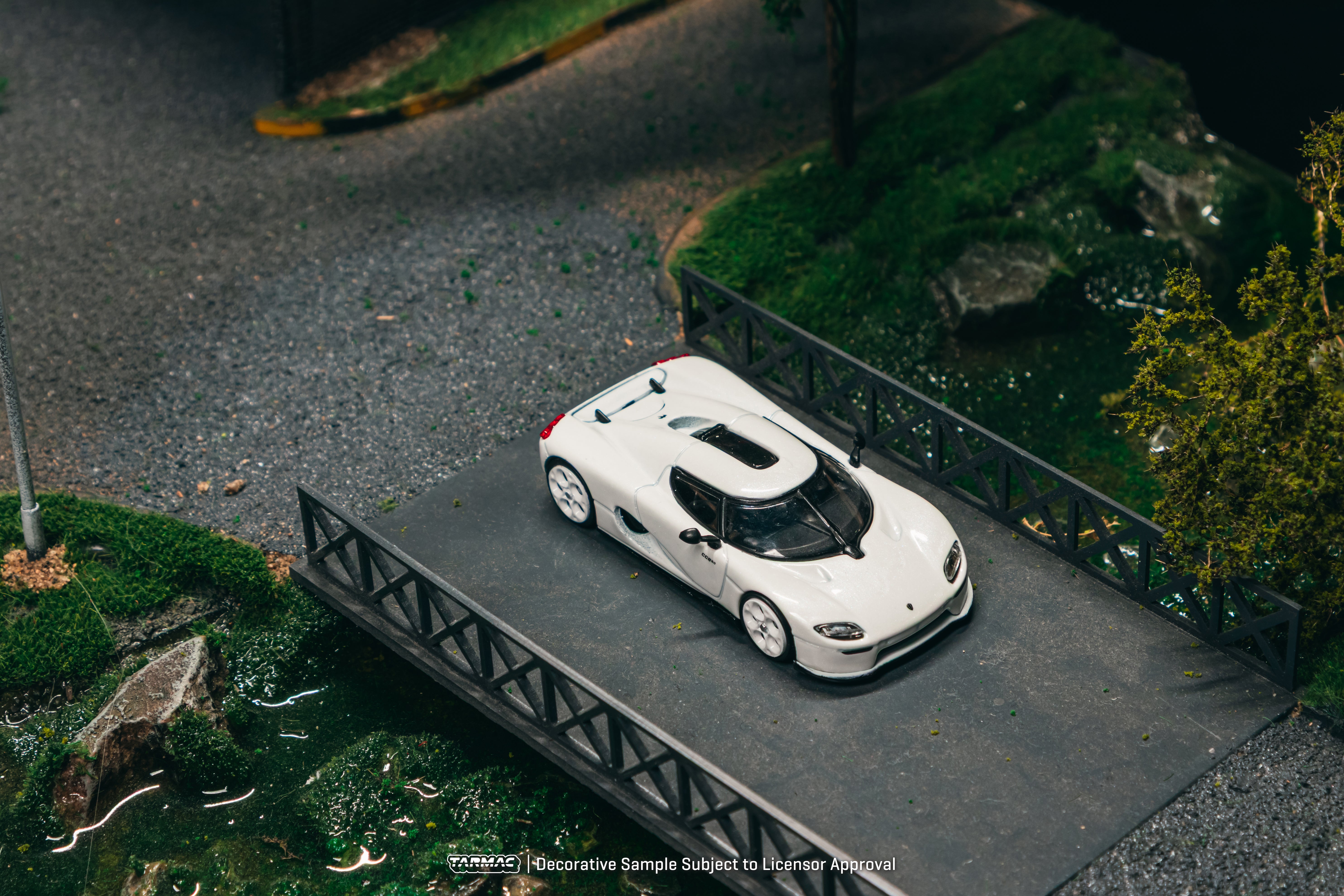 1/64 Koenigsegg CC850 White with Tarmac Cards Combo Set - Tarmac Works
