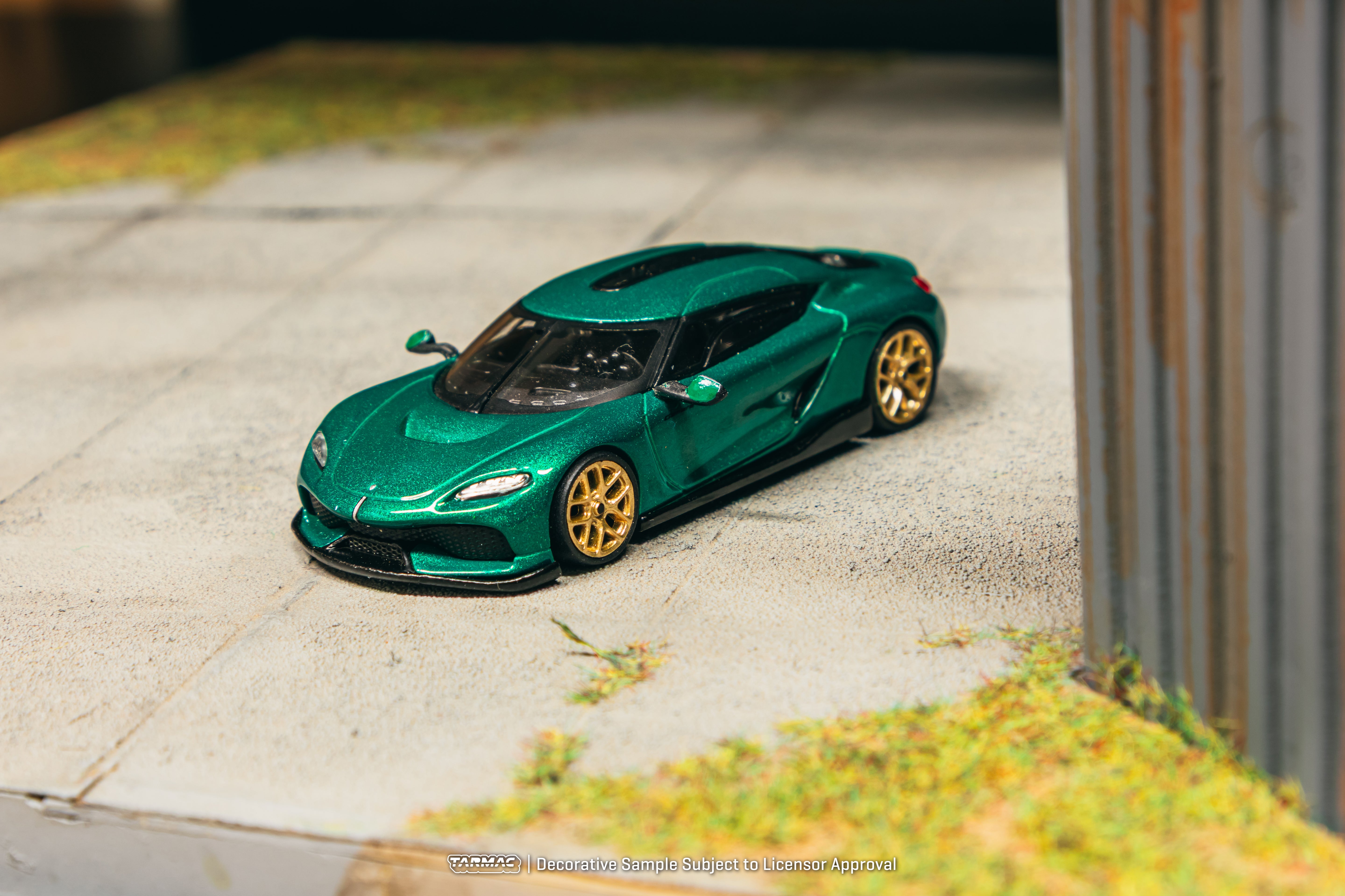 1/64 Koenigsegg Gemera Green - Tarmac Works GLOBAL64
