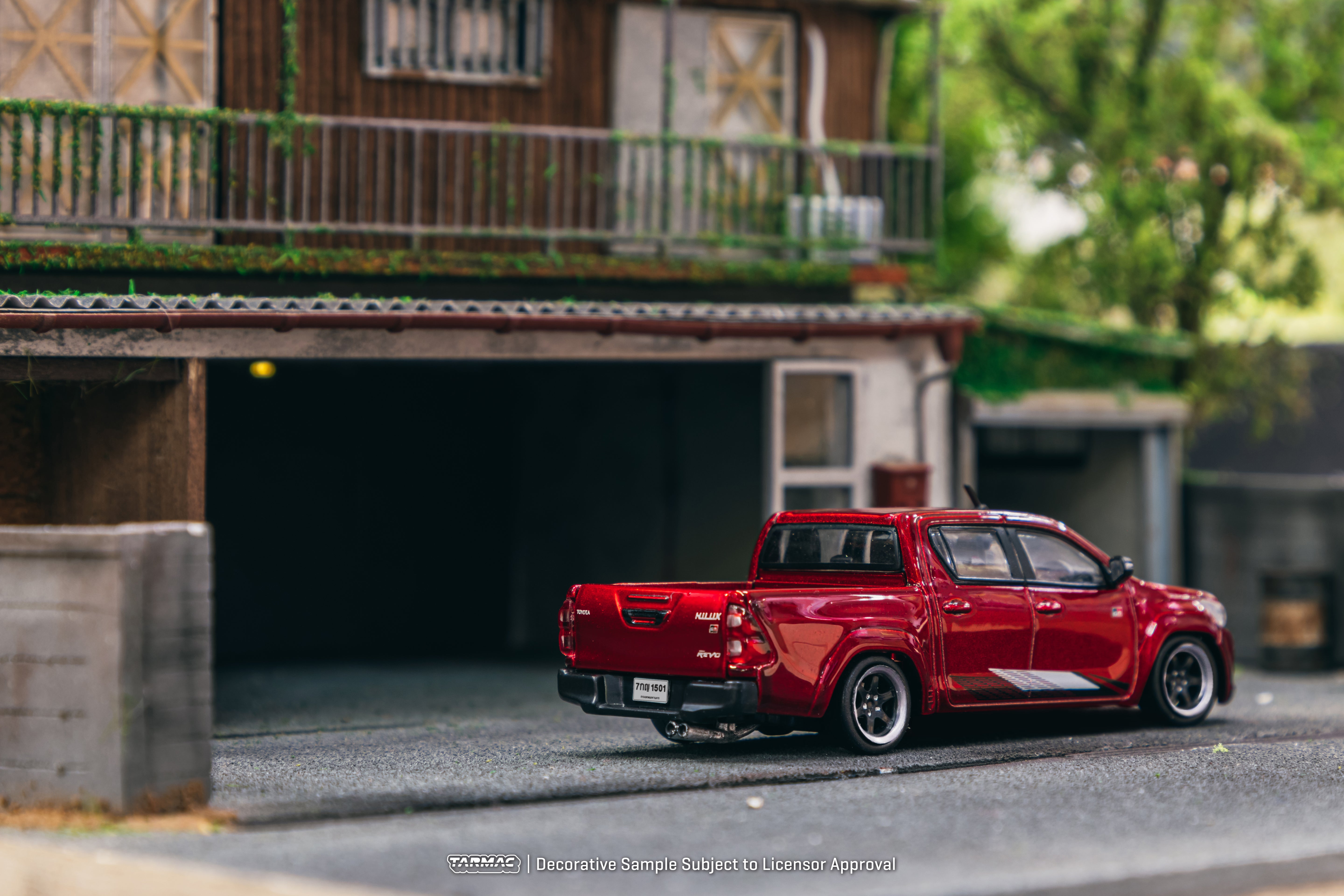 1/64 Toyota Hilux Red - Tarmac Works ROAD64