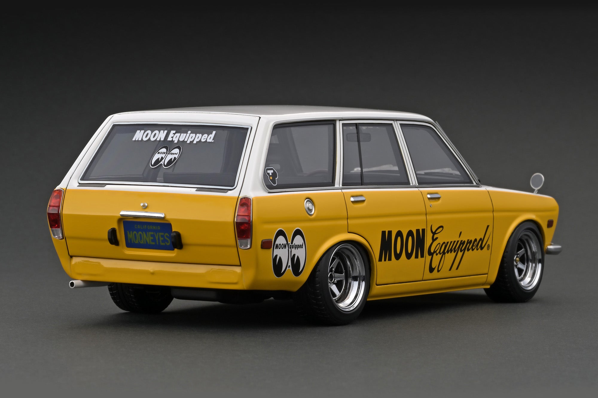 1/18 Datsun Bluebird (510) Wagon Mooneyes - Ignition Model x Tarmac Works COLLAB18