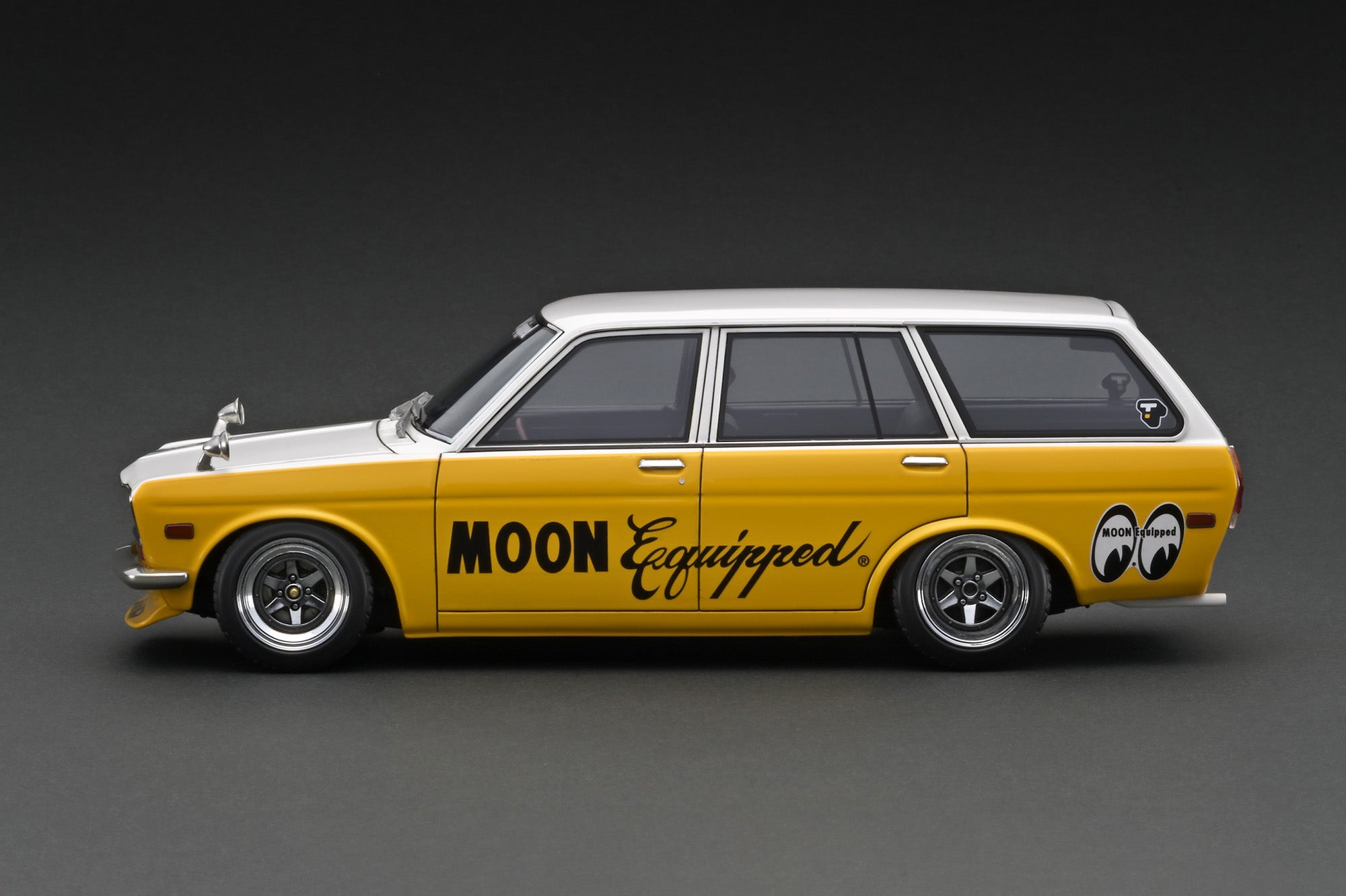 1/18 Datsun Bluebird (510) Wagon Mooneyes - Ignition Model x Tarmac Works COLLAB18